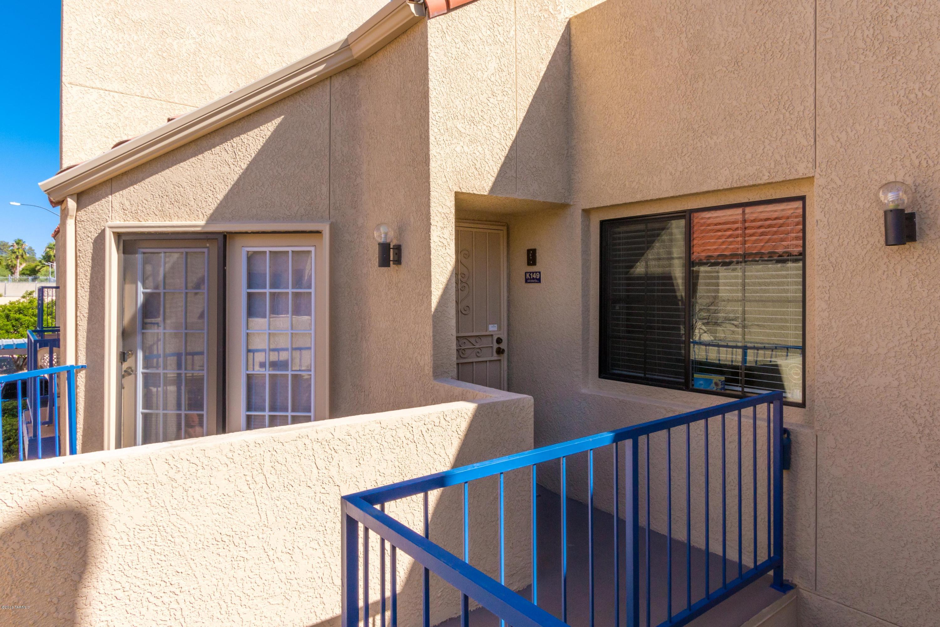 Casitas Real Condos. - Residential