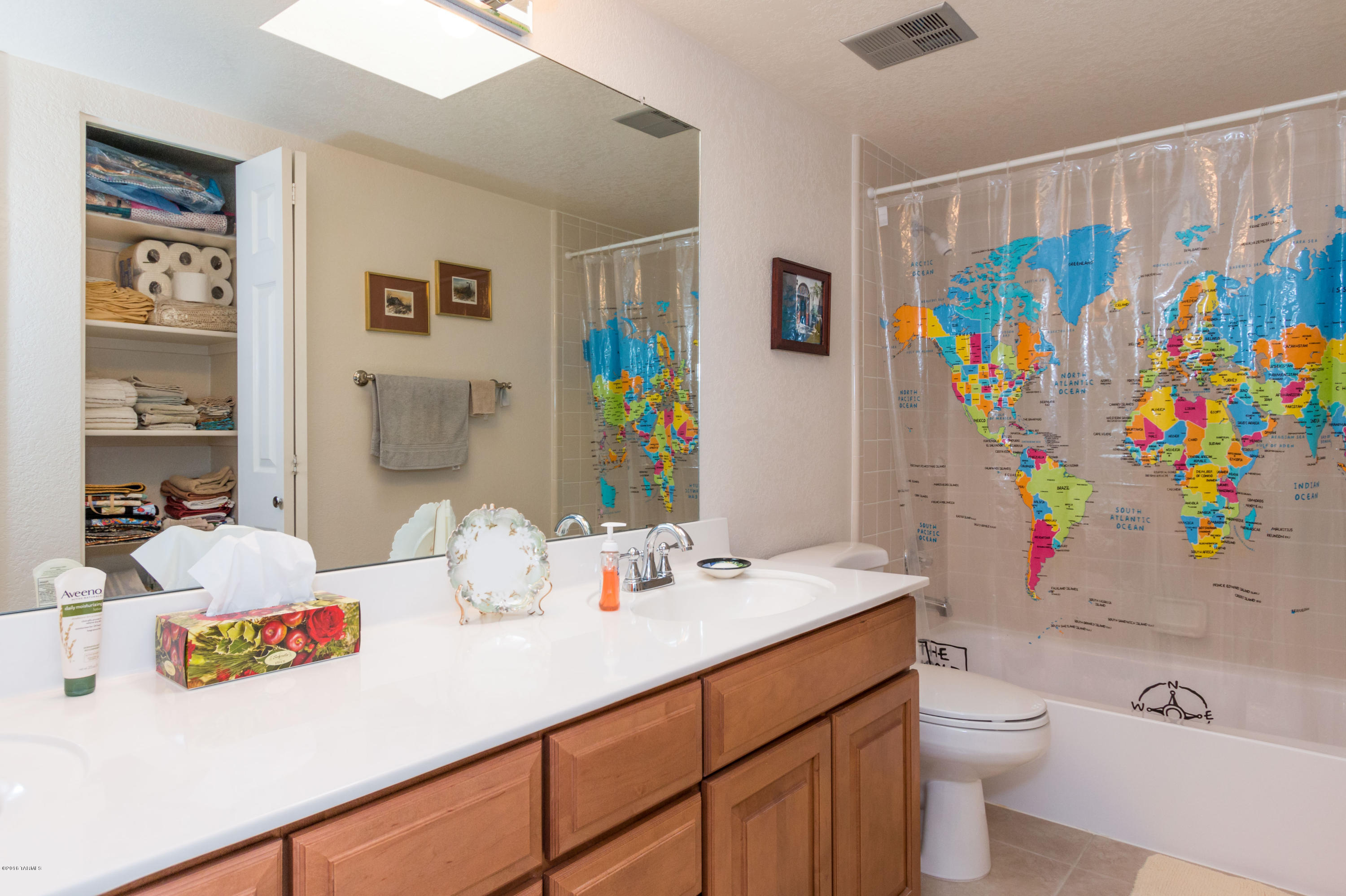 Casitas Real Condos. - Residential