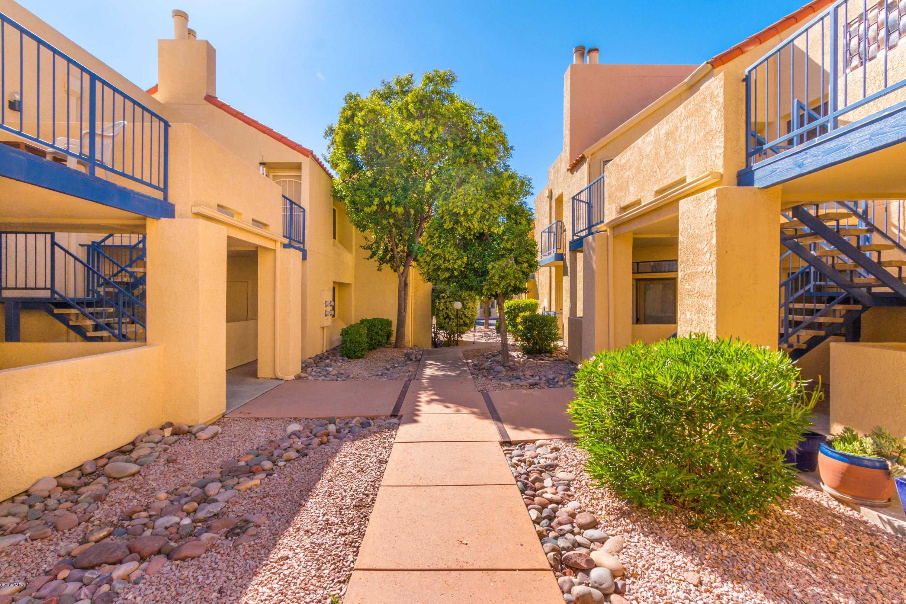 Casitas Real Condos. - Residential