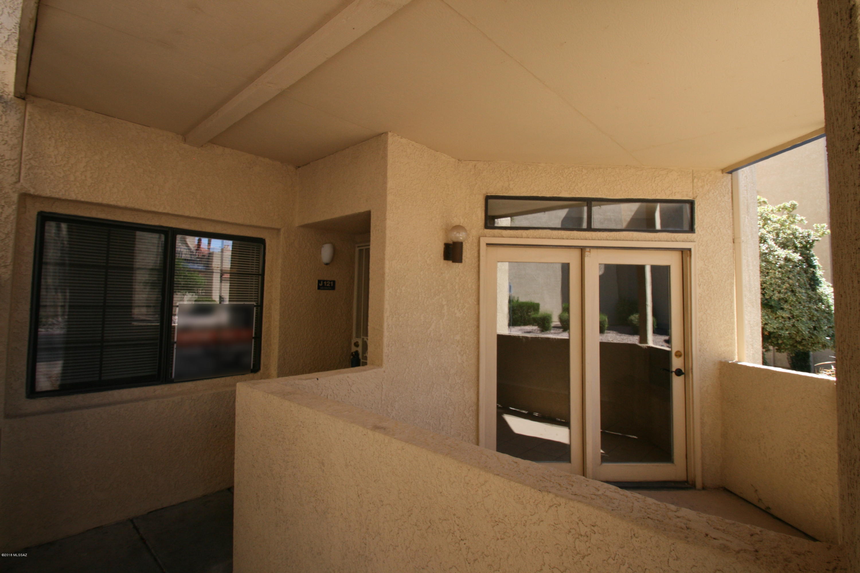 Twelve Hundred River Rd Condos - Residential