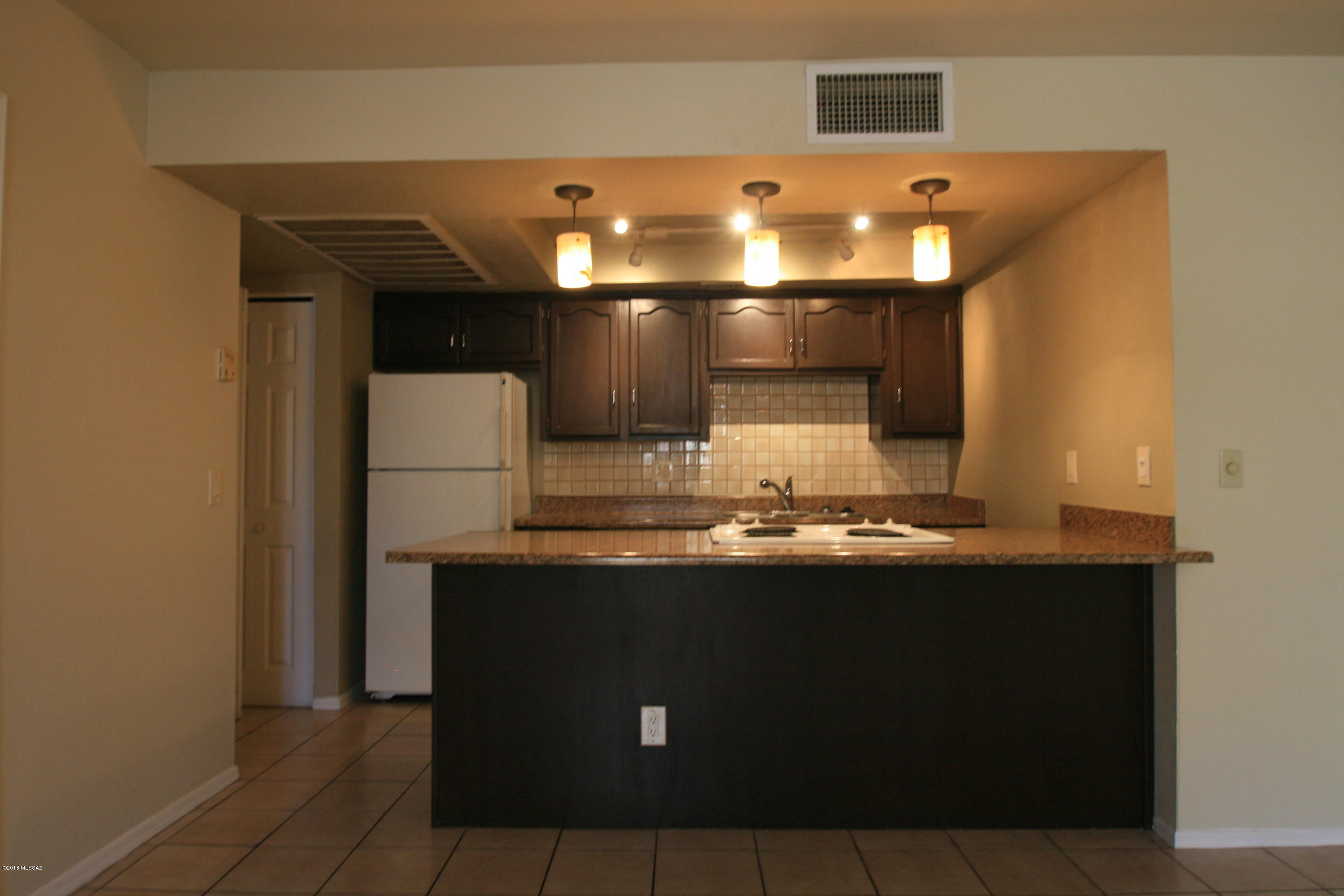 Twelve Hundred River Rd Condos - Residential