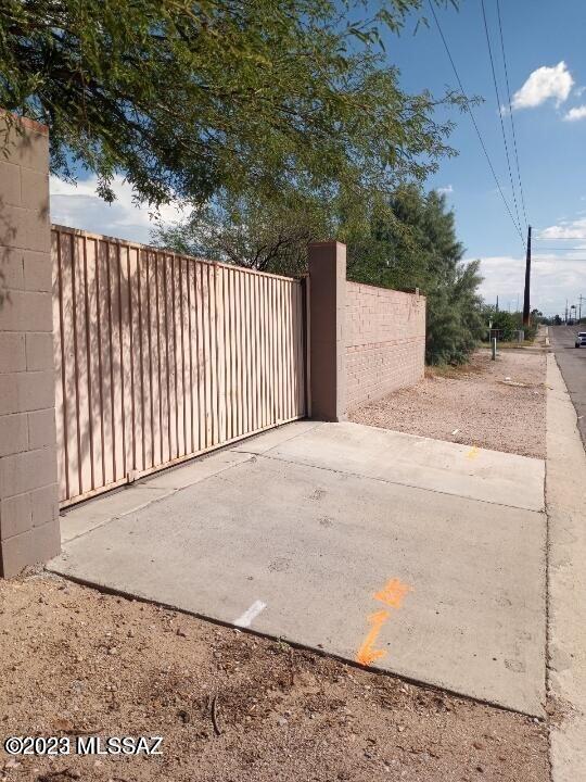 Miracle Mile Manor - Residential Lease