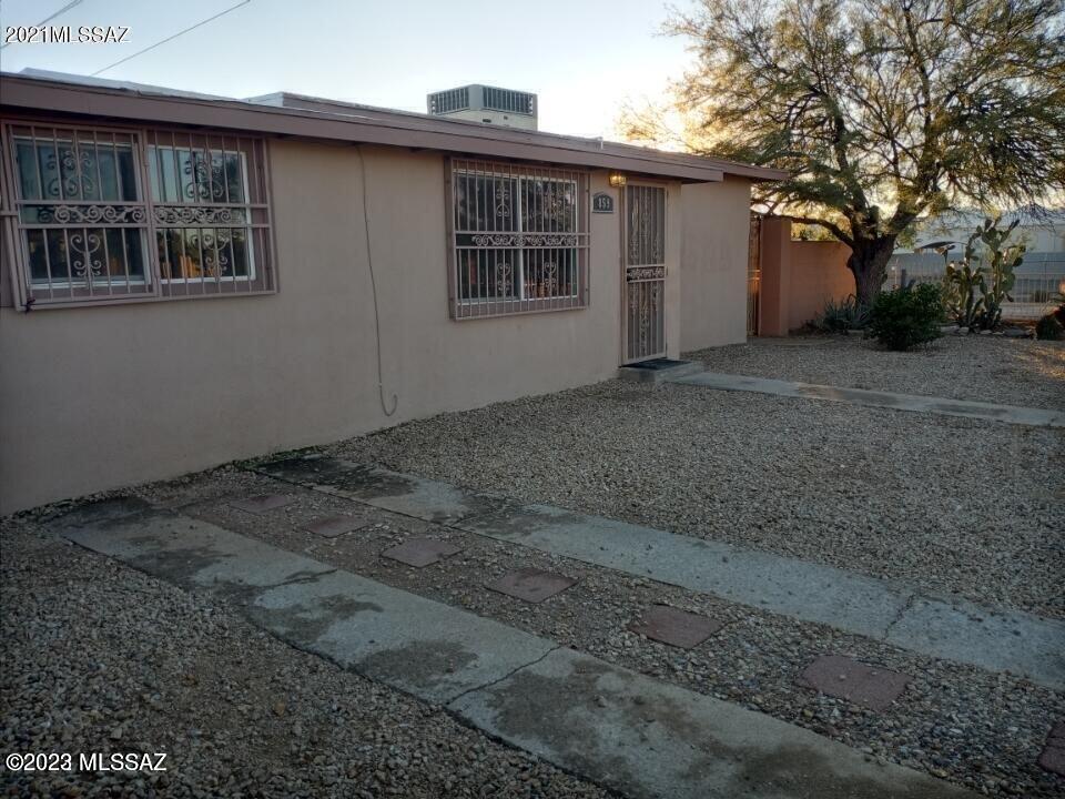 This house has a jacuzzi in the master bedroom. Two updated bathrooms. Big back yard with a great area to park many cars. Entrance on the side through a big metal gate. Cover patio.