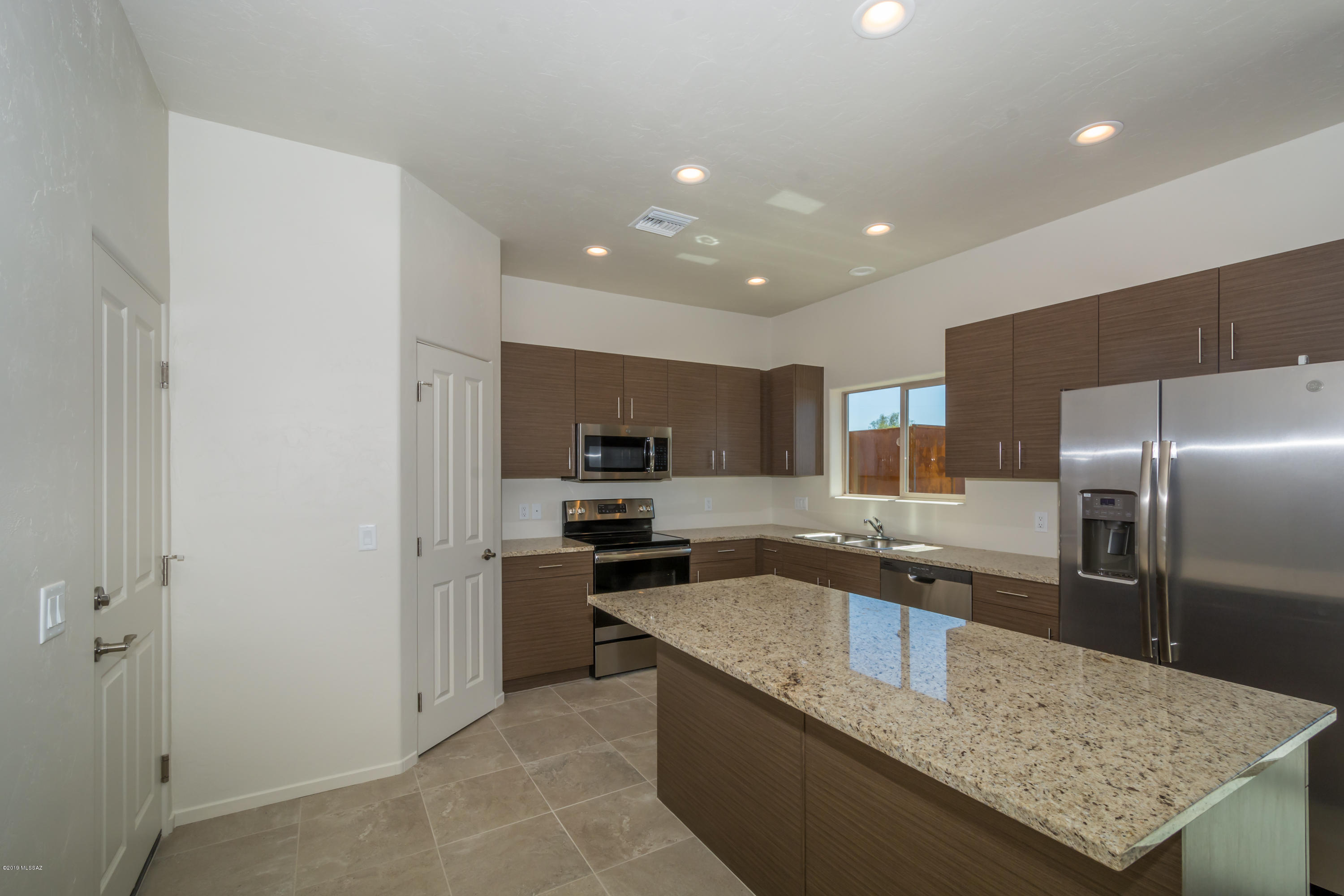 Homes At Irwin Pl (1-12) - Residential