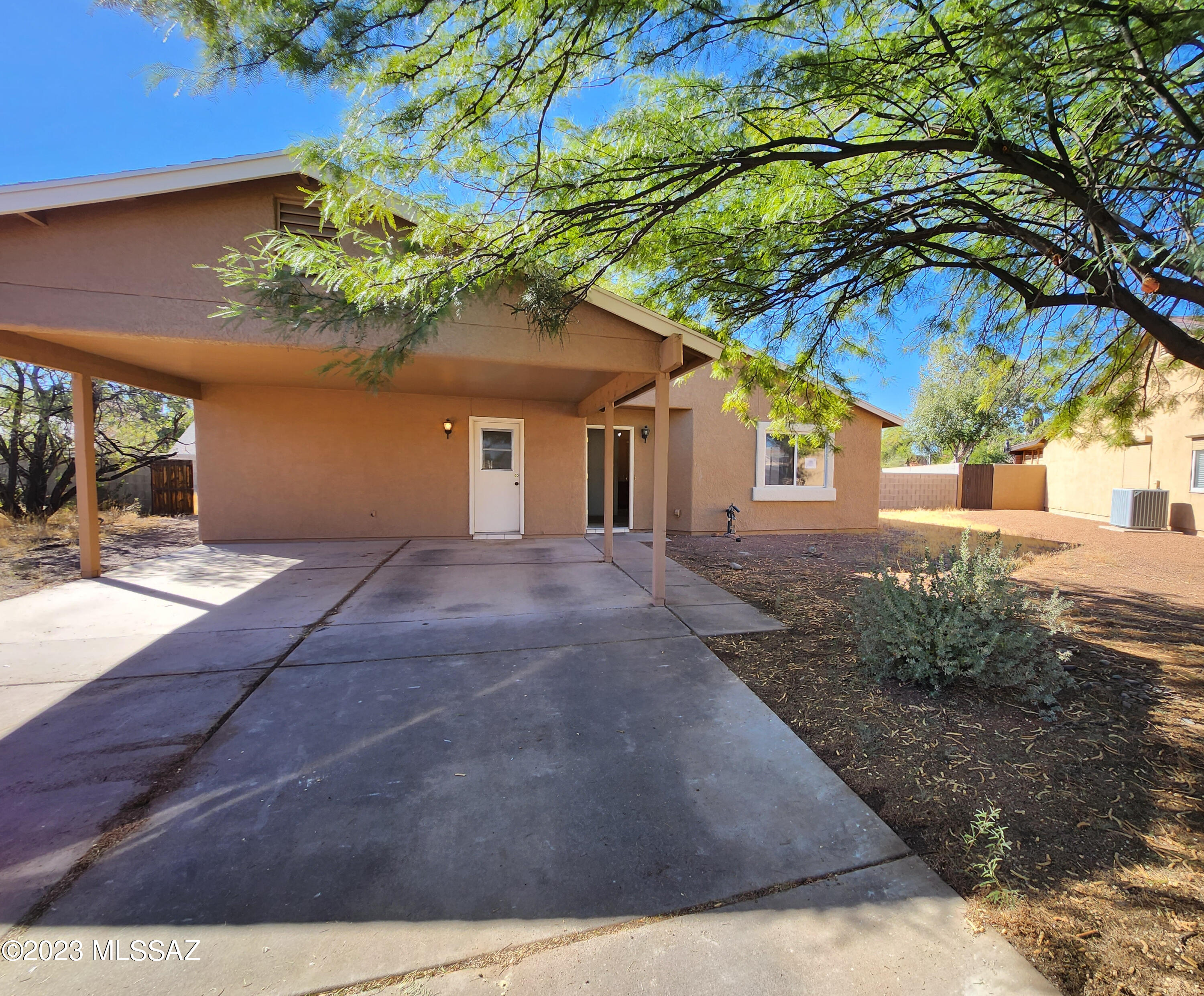 Contemporary style 3 bedroom 2 bathroom home