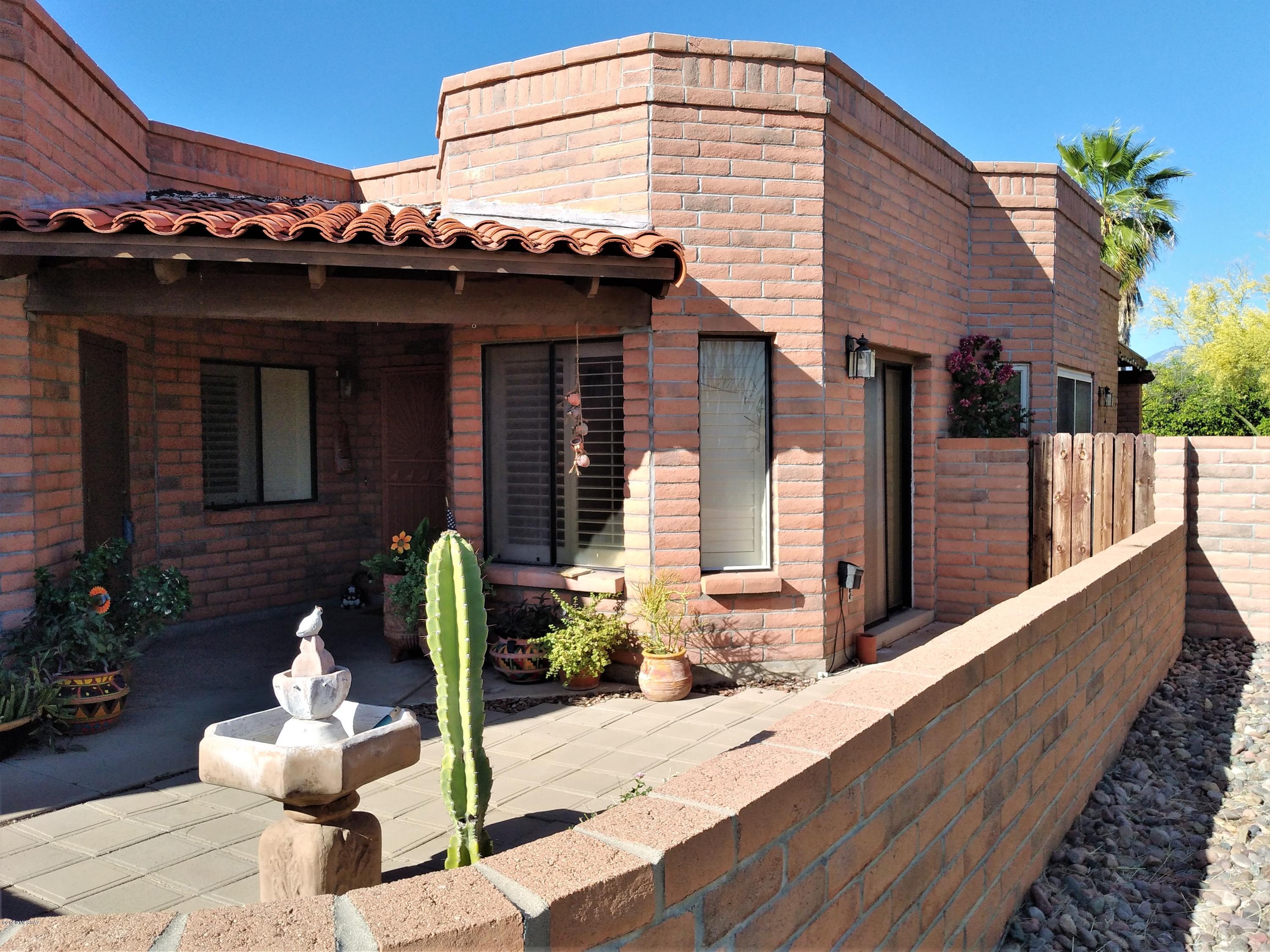 Casas Adobes Country Club Est. - Residential