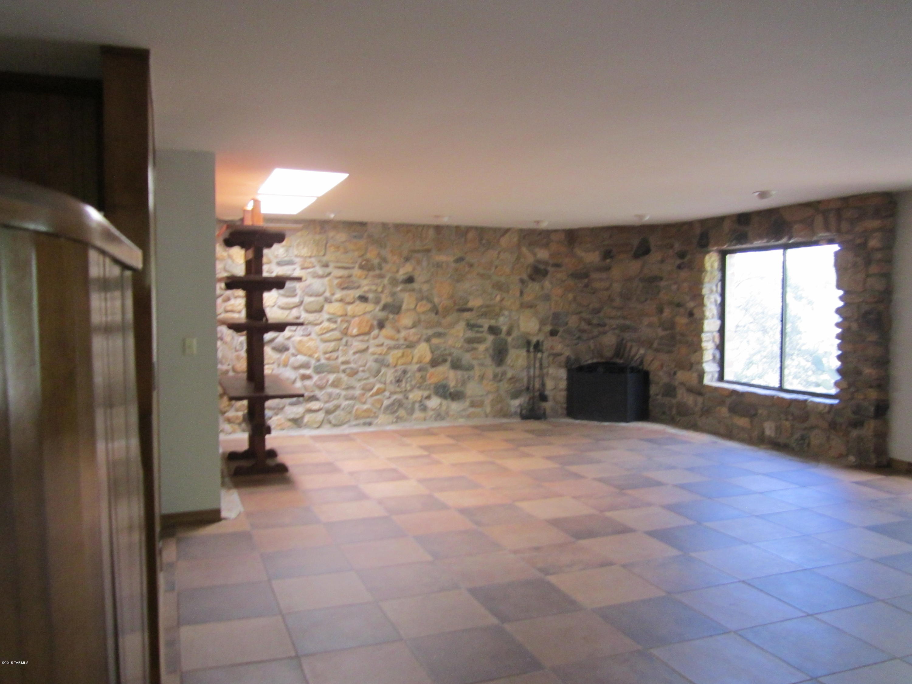 Unsubdivided - Residential Lease