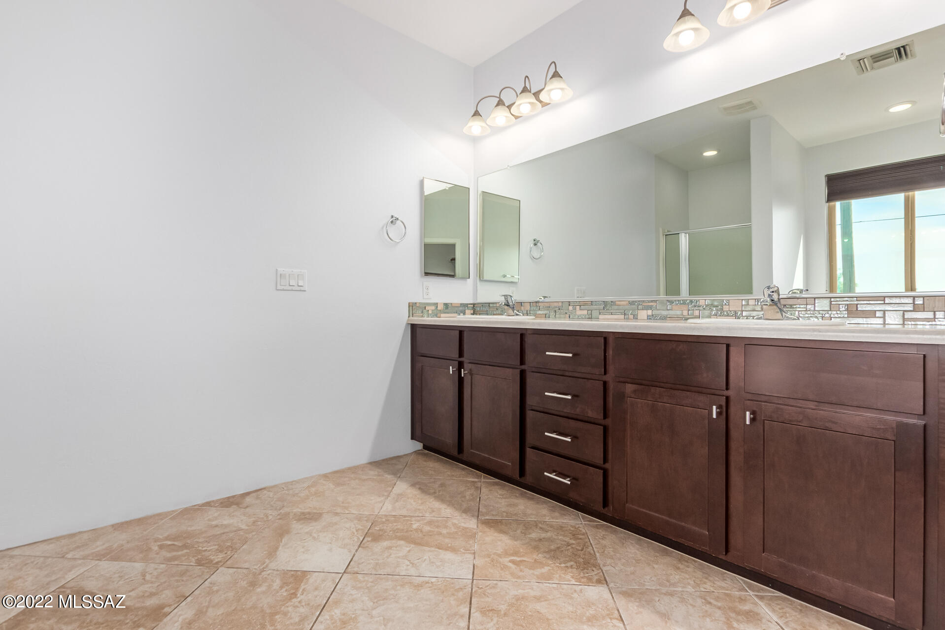 Miramonte At Glenn SQ20133580243 - Residential Lease