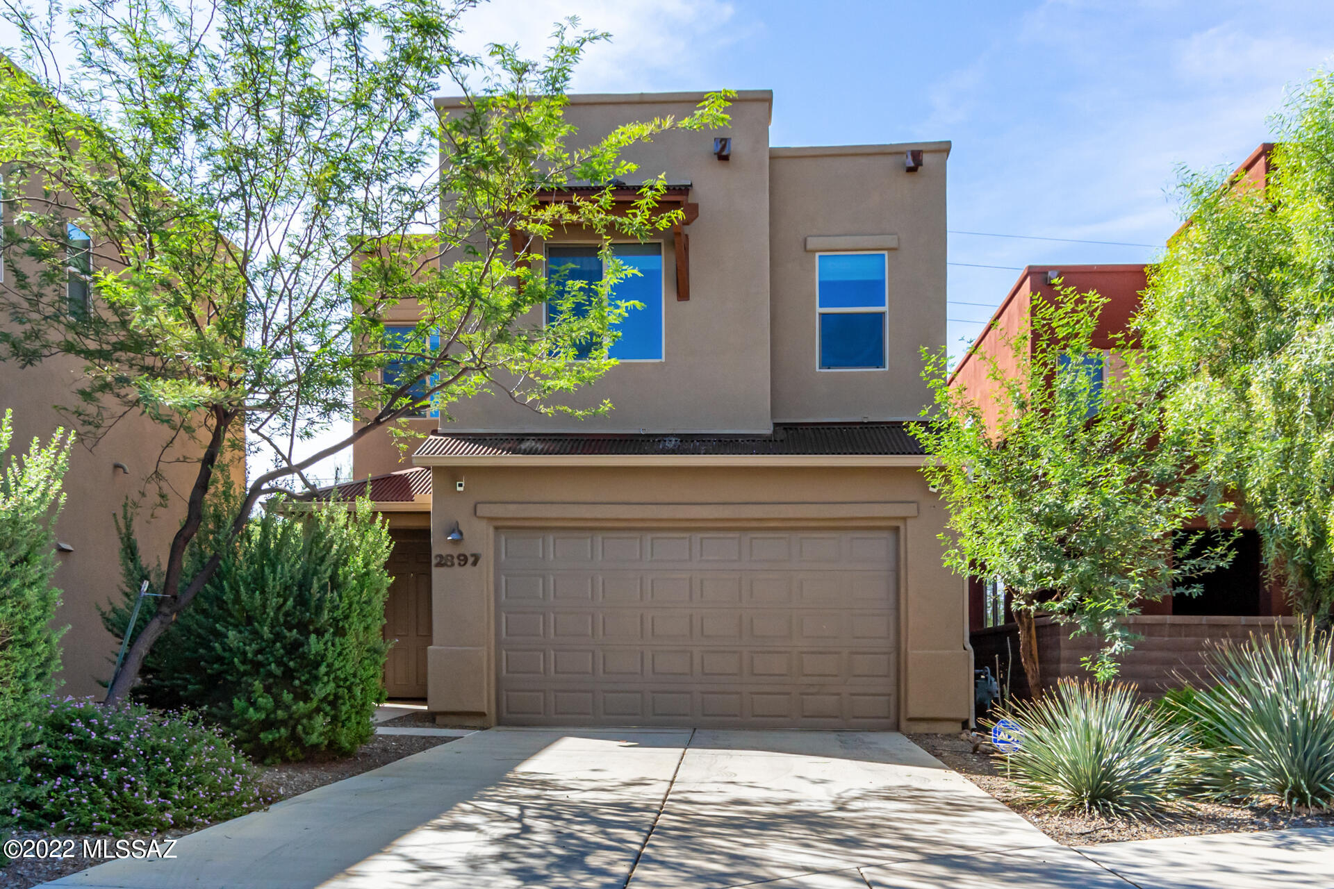 Amazing 4 bedroom, 2.5 bathroom turn-key property nestled on a cul-de-sac! Come inside to discover bountiful natural light, high ceilings, tile floor, and trending palette. Open layout allows for better use of space & it's excellent for entertaining. Beautiful kitchen features granite counters, wood cabinets, mosaic backsplash, SS appliances, a pantry, and breakfast bar. The main bedroom boasts designer palette, soft carpet, two large closets, private balcony, and an ensuite w/dual sinks & a walk-in closet. Enjoy the beautiful sunset from the cozy covered patio in the perfectly sized backyard.