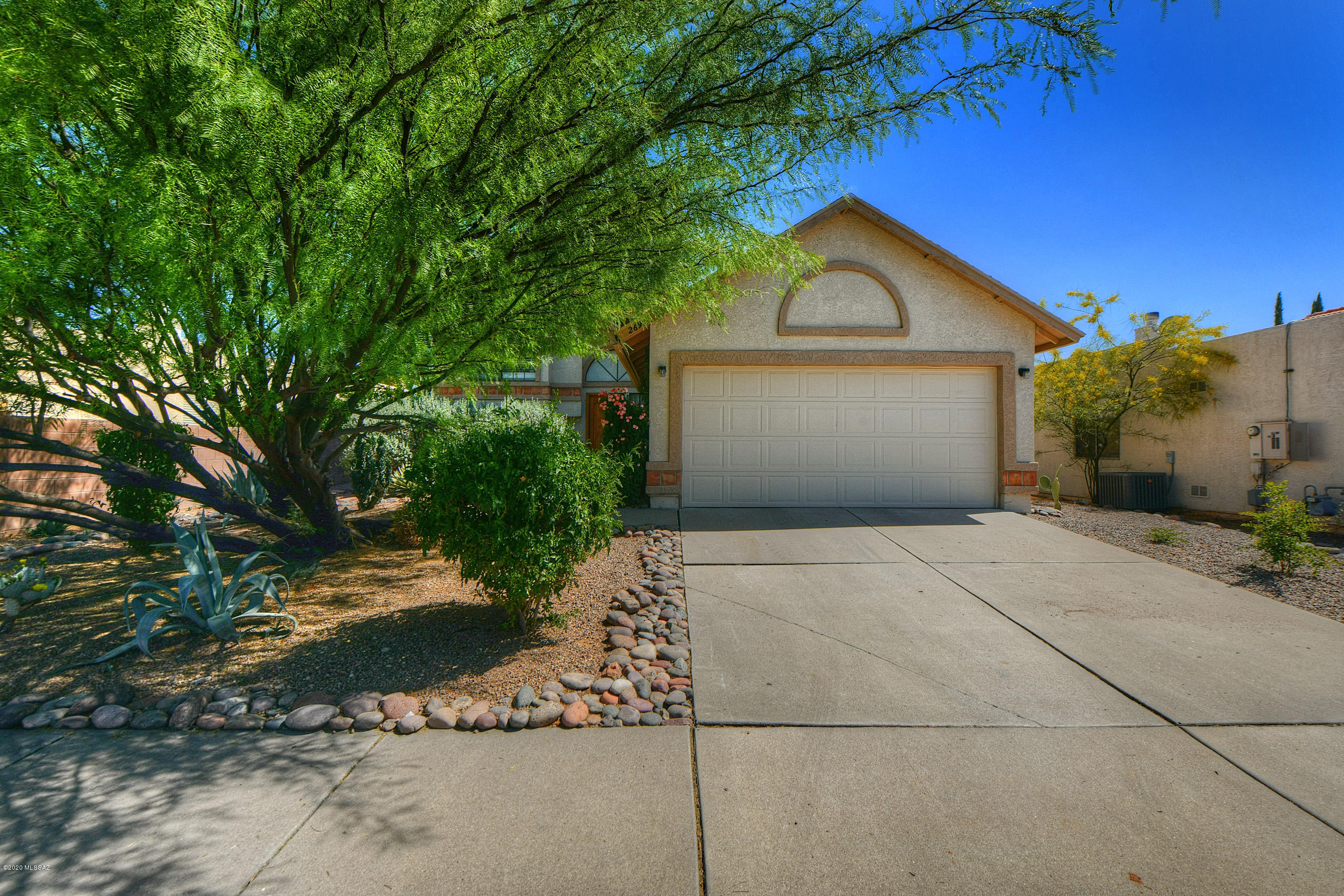 Welcome home! Beautifully updated home in Northwest Tucson. Enjoy the Arizona sunsets on your deck. New flooring throughout home, stainless steel appliances and your own backyard oasis, A must see!