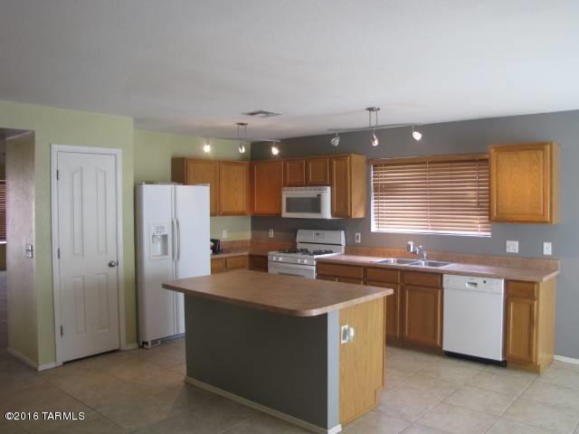 Arizona La Victoria (1-131) - Residential Lease
