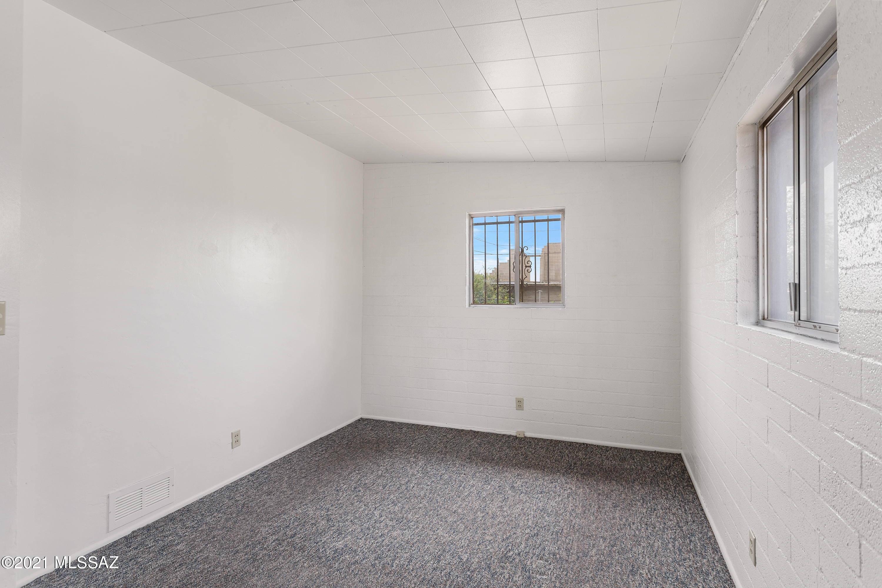 Miracle Mile Manor - Residential