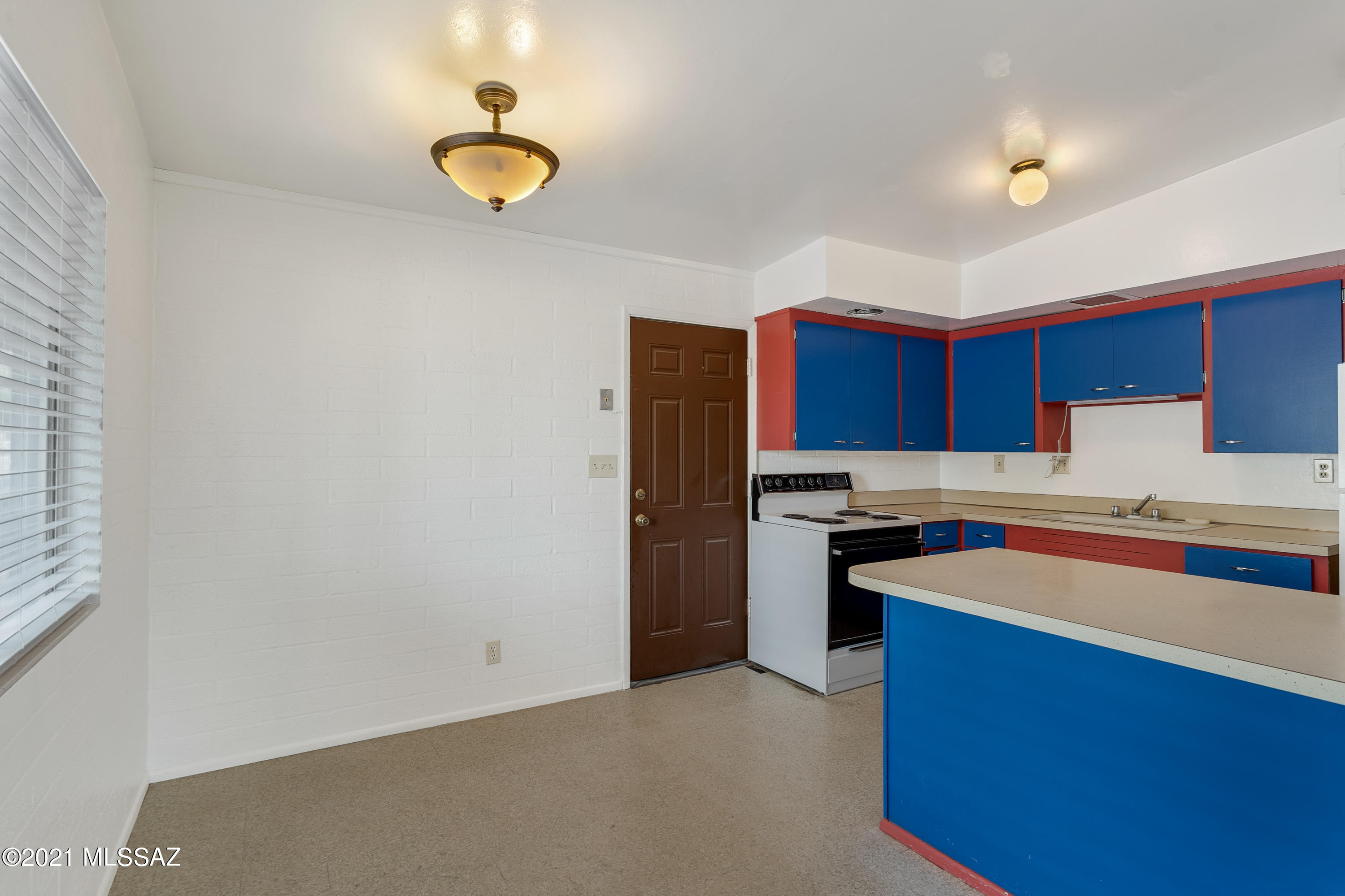 Miracle Mile Manor - Residential