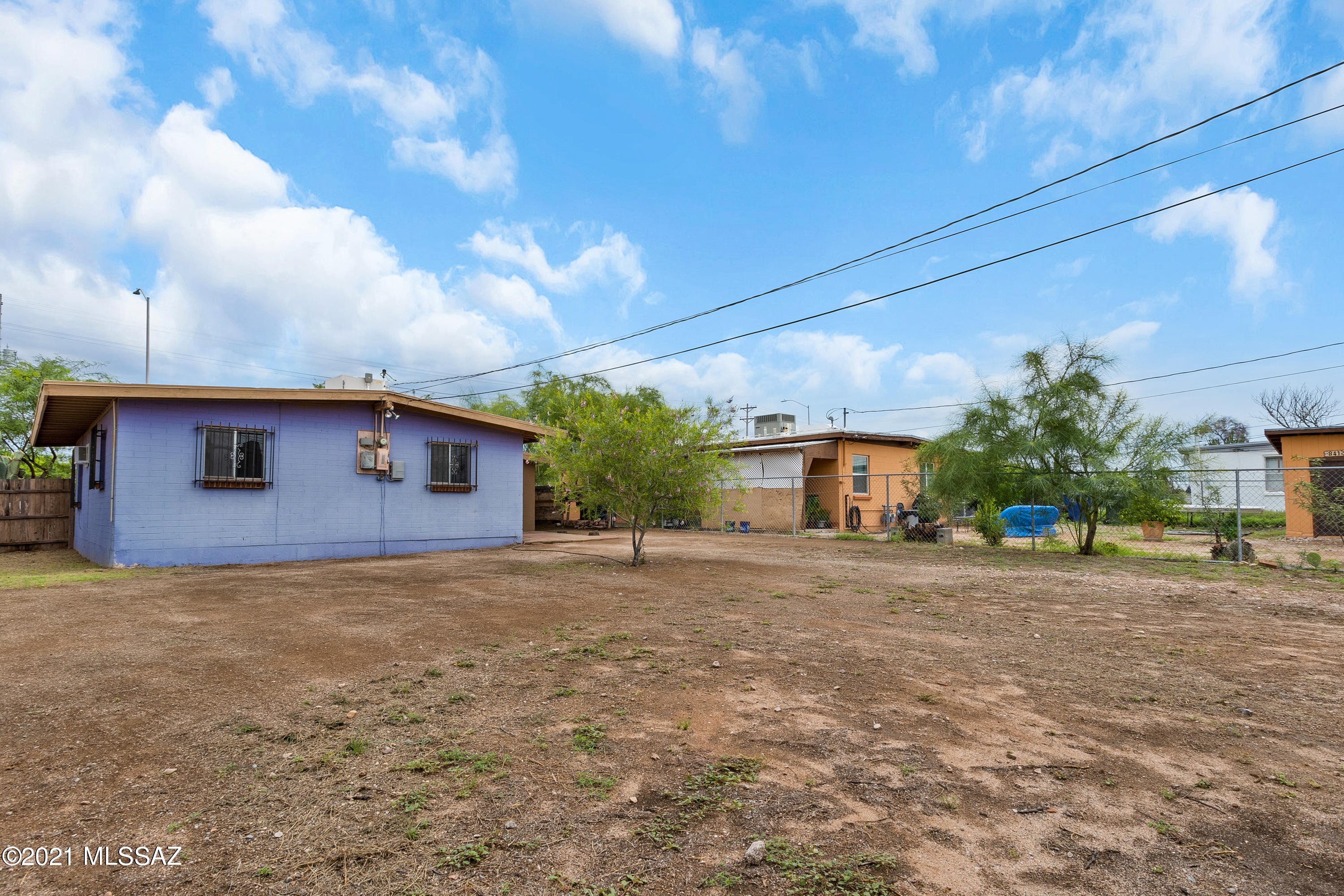Miracle Mile Manor - Residential
