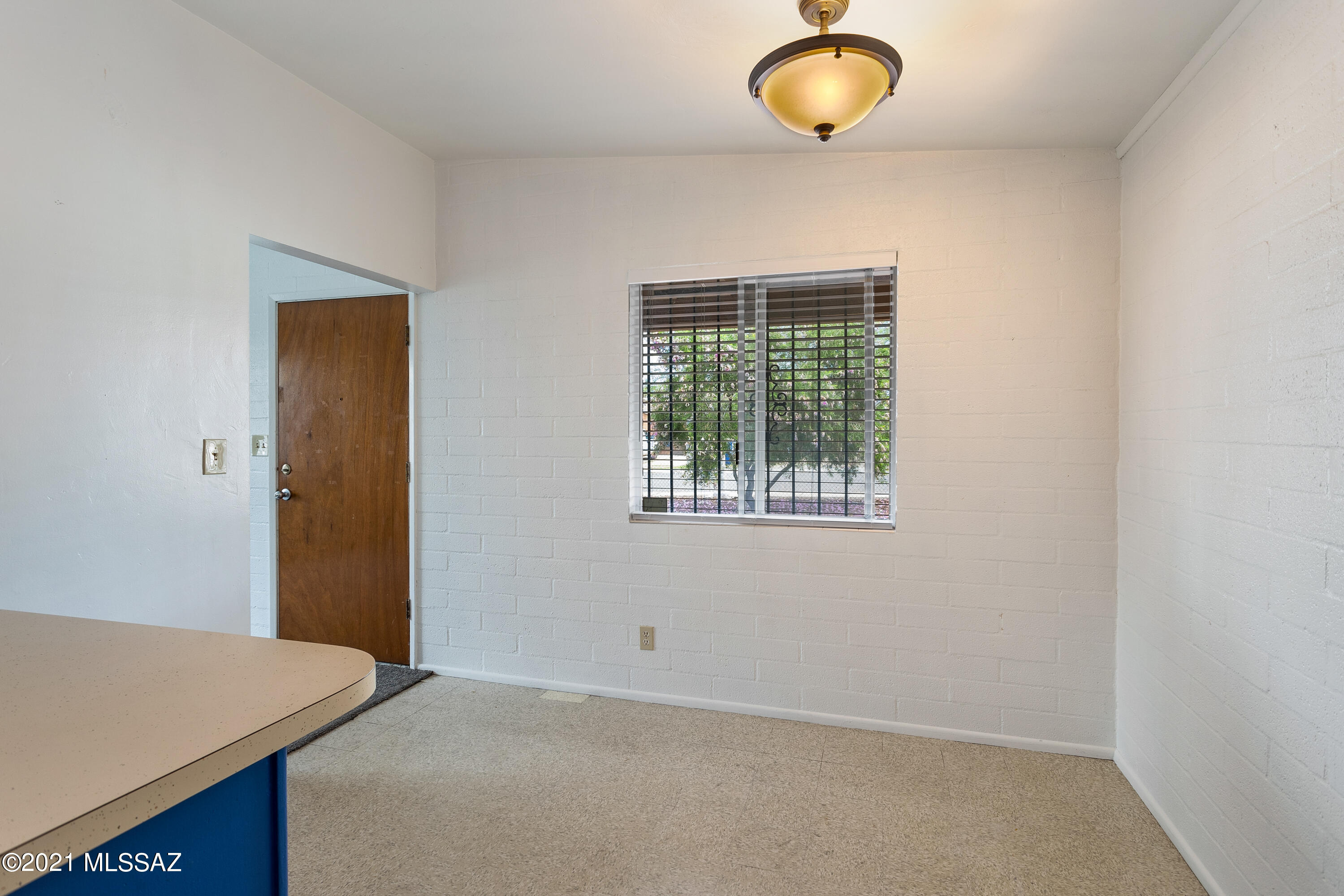 Miracle Mile Manor - Residential