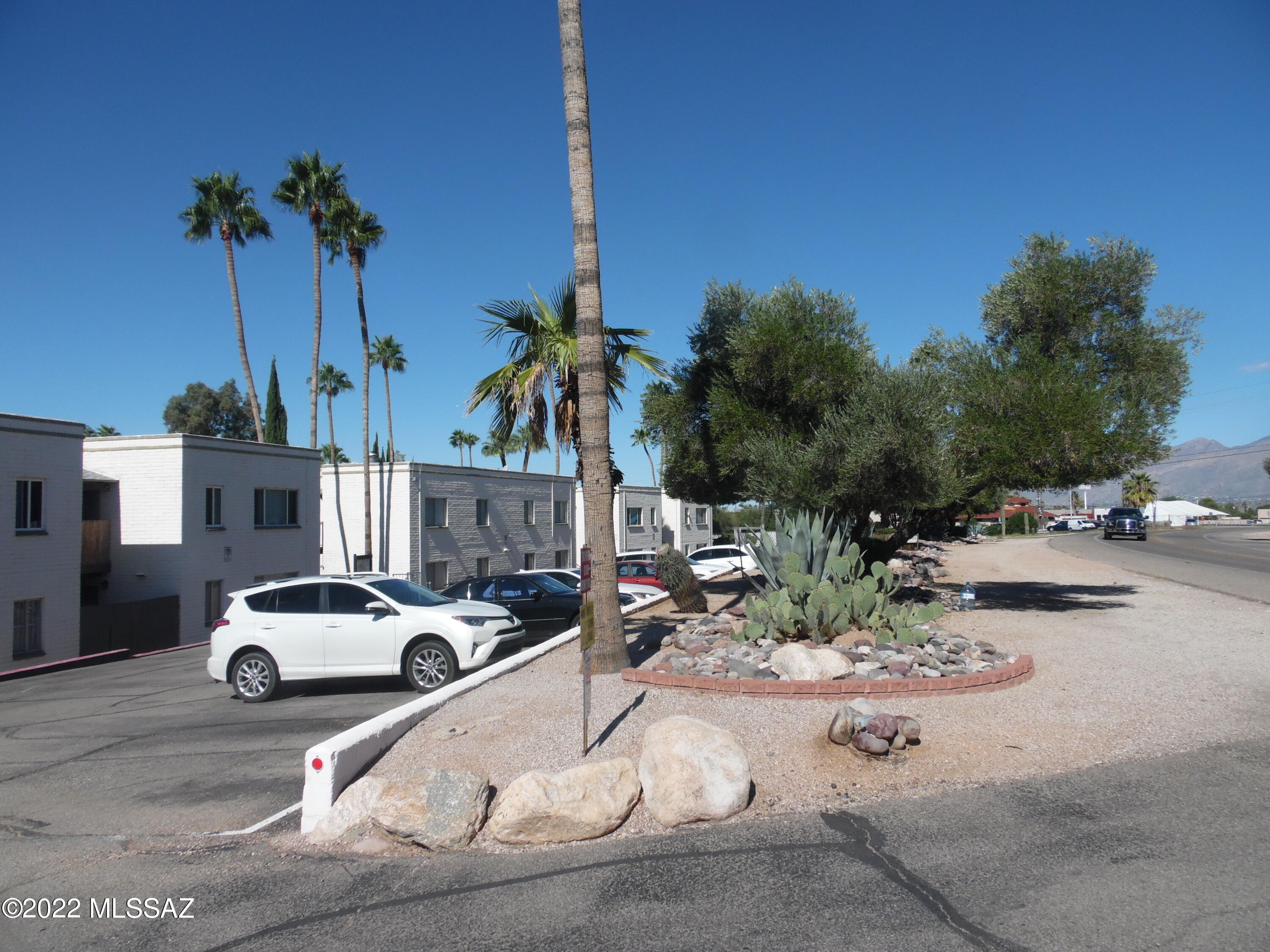 Fantastic Eastside condo community. This home features 2 large bedrooms, 2 baths, large family room and nice kitchen.  Home has just been repainted and has easy access in and out of the community.  Community features a wonderful pool and spa plus clubhouse. Location is close to shopping, restaurants and entertainment. Community is well taken care of and is a must see. Call Today!