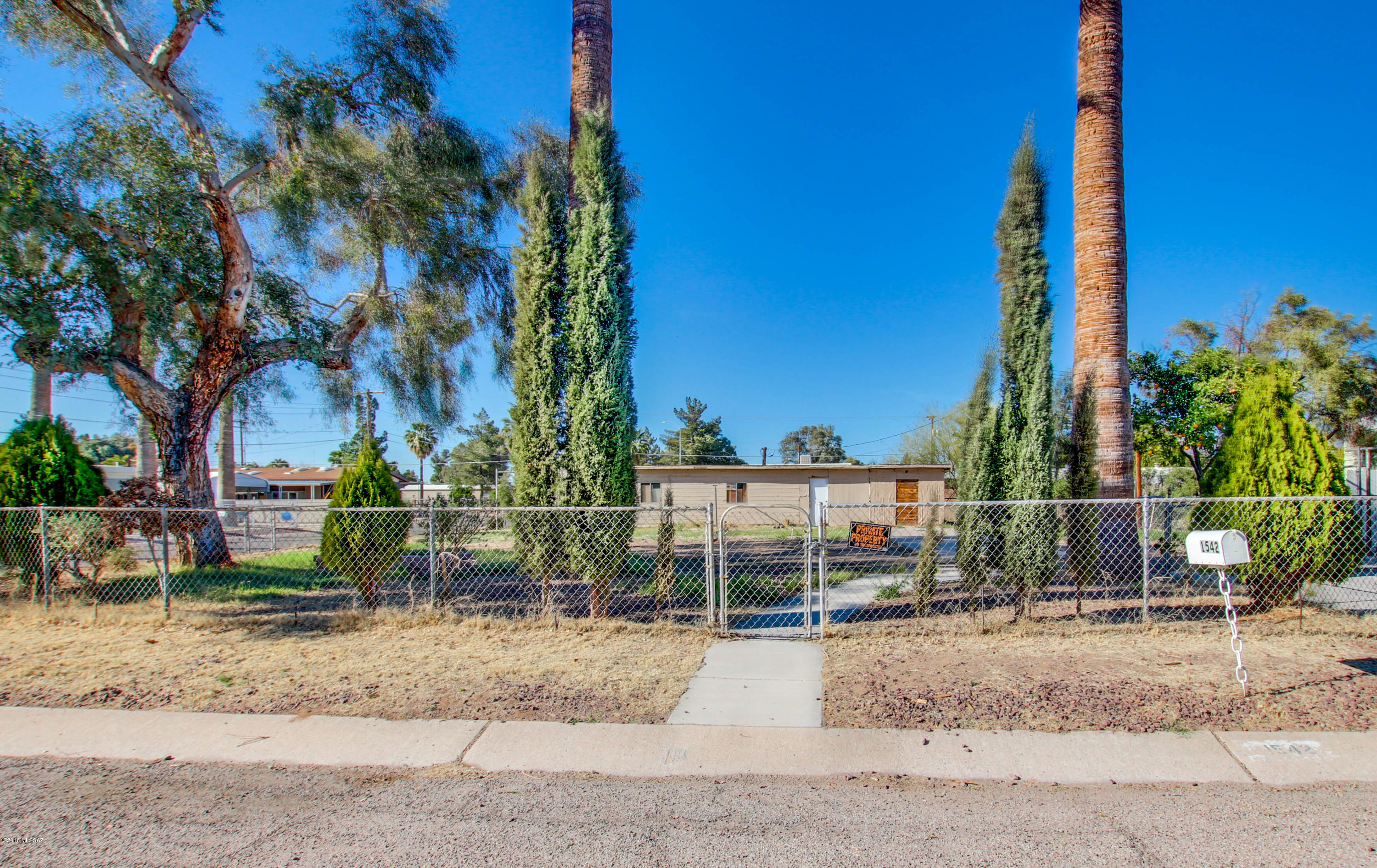 Flowing Wells Park - Land