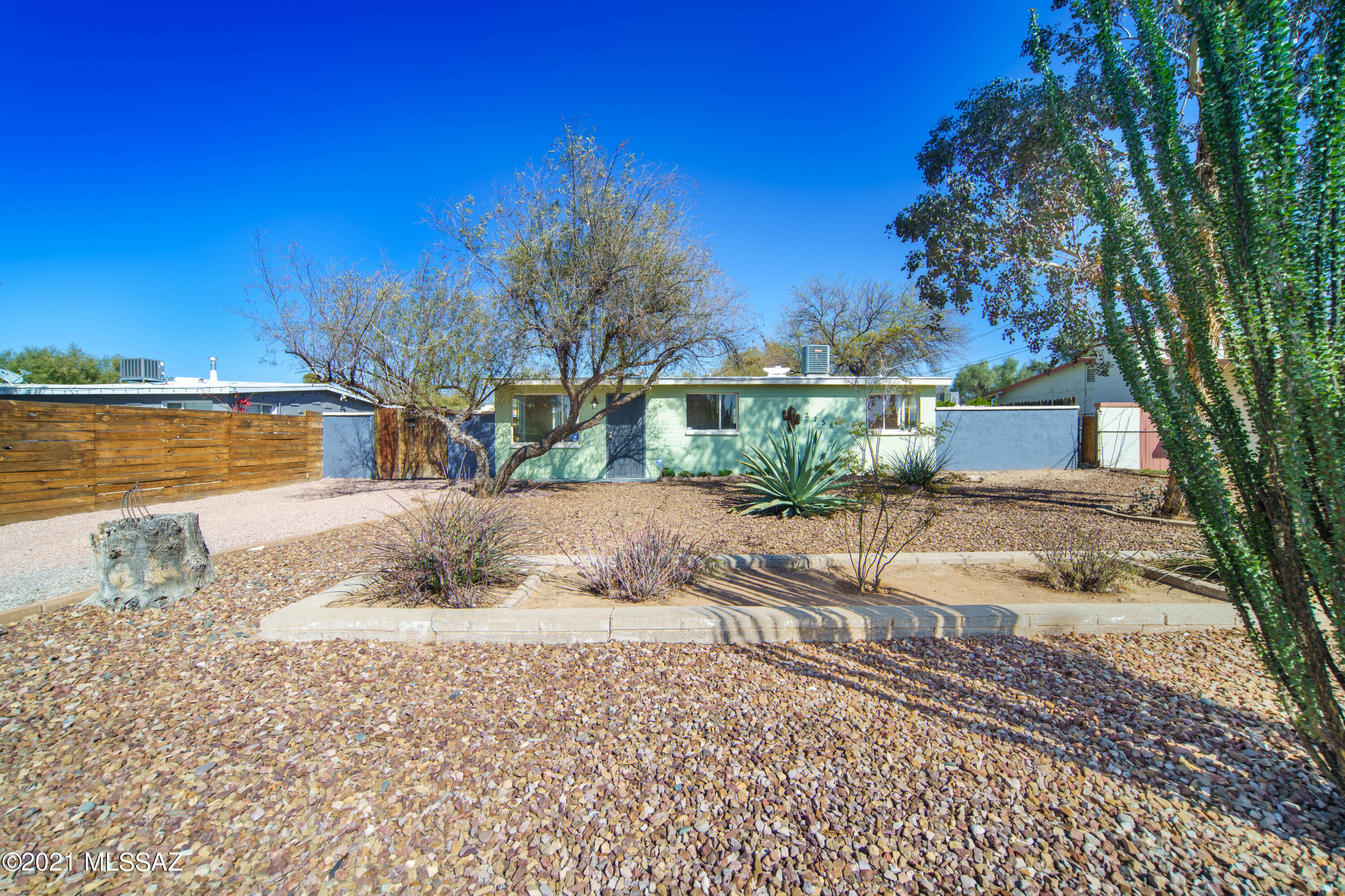 This house is range priced, seller will accept or counter offers between $185,000-205,000.
This is not your standard cheap flip, this adorable house has just been remodeled beautifully. 
3bedroom slump block home has tons of new and updated high end features, it will go quickly. New tile floors in main living areas, hardwood doors, updated copper pipes, fresh paint inside and out, all new Kitchen and beautiful stone countertops open to dining area with breakfast bar seating. Brand new bathroom, LED lighting, roof just serviced,  HUGE yard with R2 zoning and a large art studio with AC. Less than 10 min to the University, Banner Medical, TMC, shopping, and more.