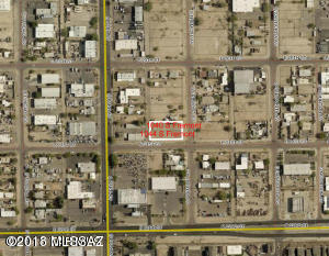 Amazing R2 lot, ready to build. Located in the perfect Central location, close to Downtown and UofA. Right in the path of growth. Many possibilities with this lot.