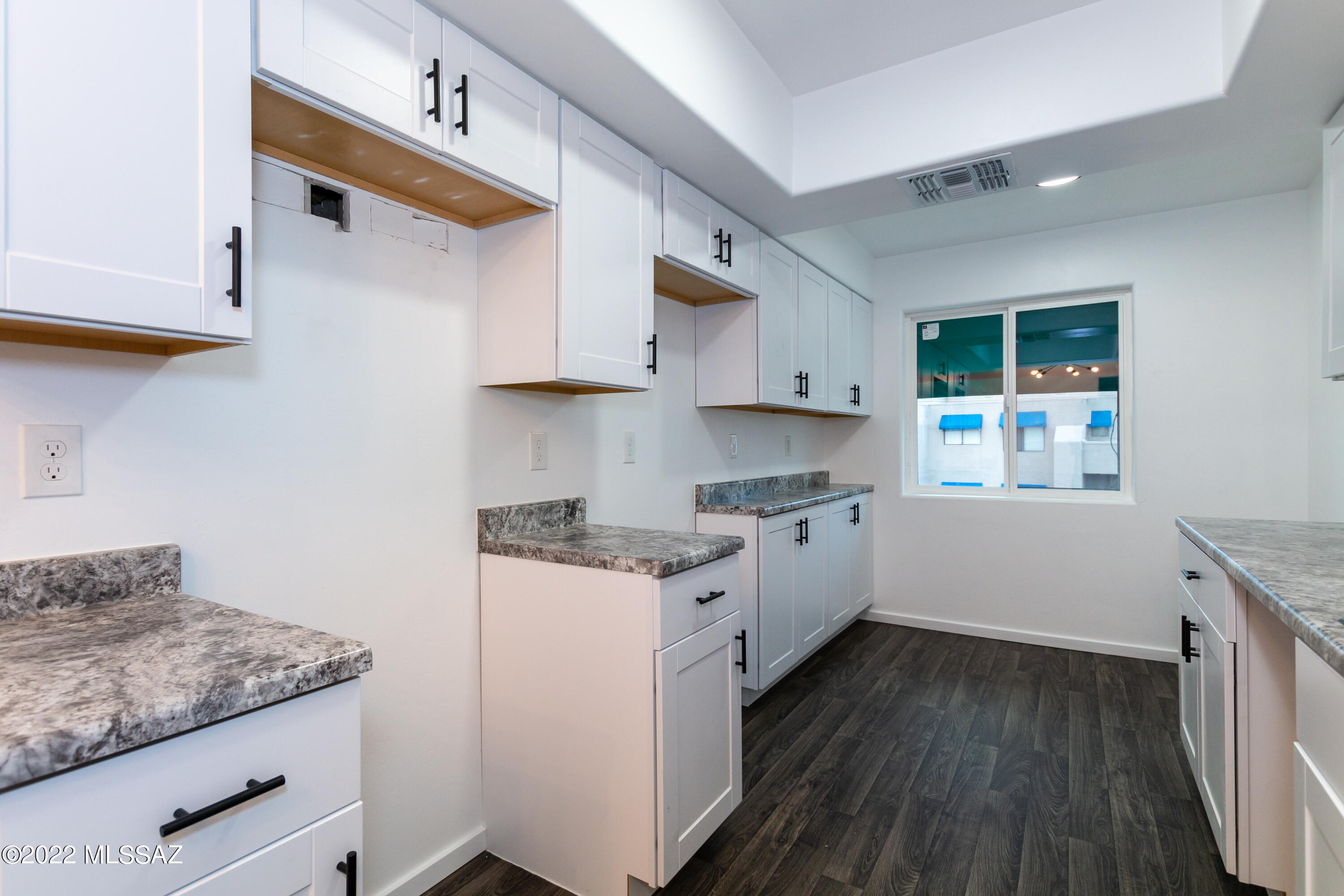 Summertree Condominiums (1-224) - Residential