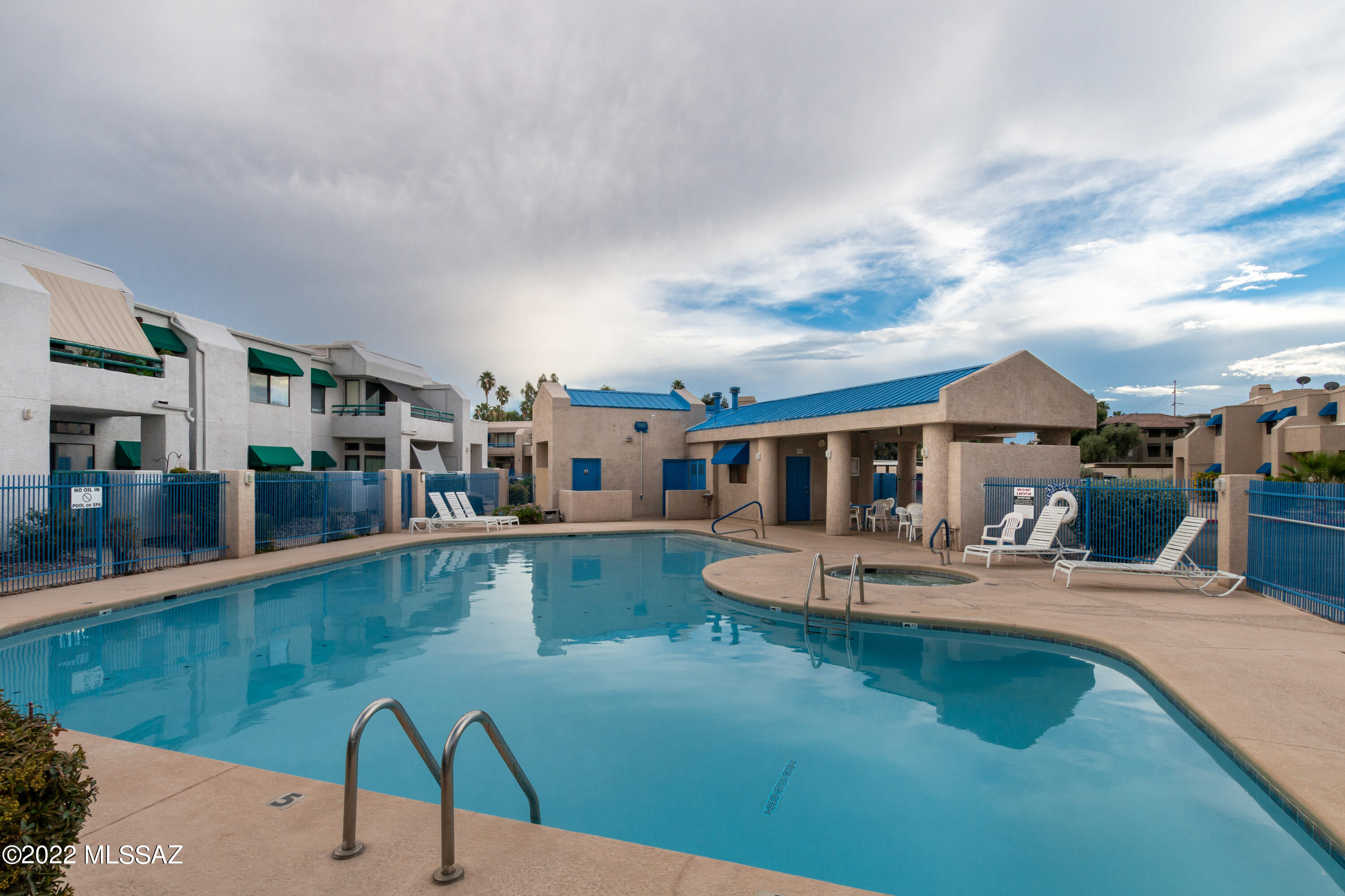 Summertree Condominiums (1-224) - Residential