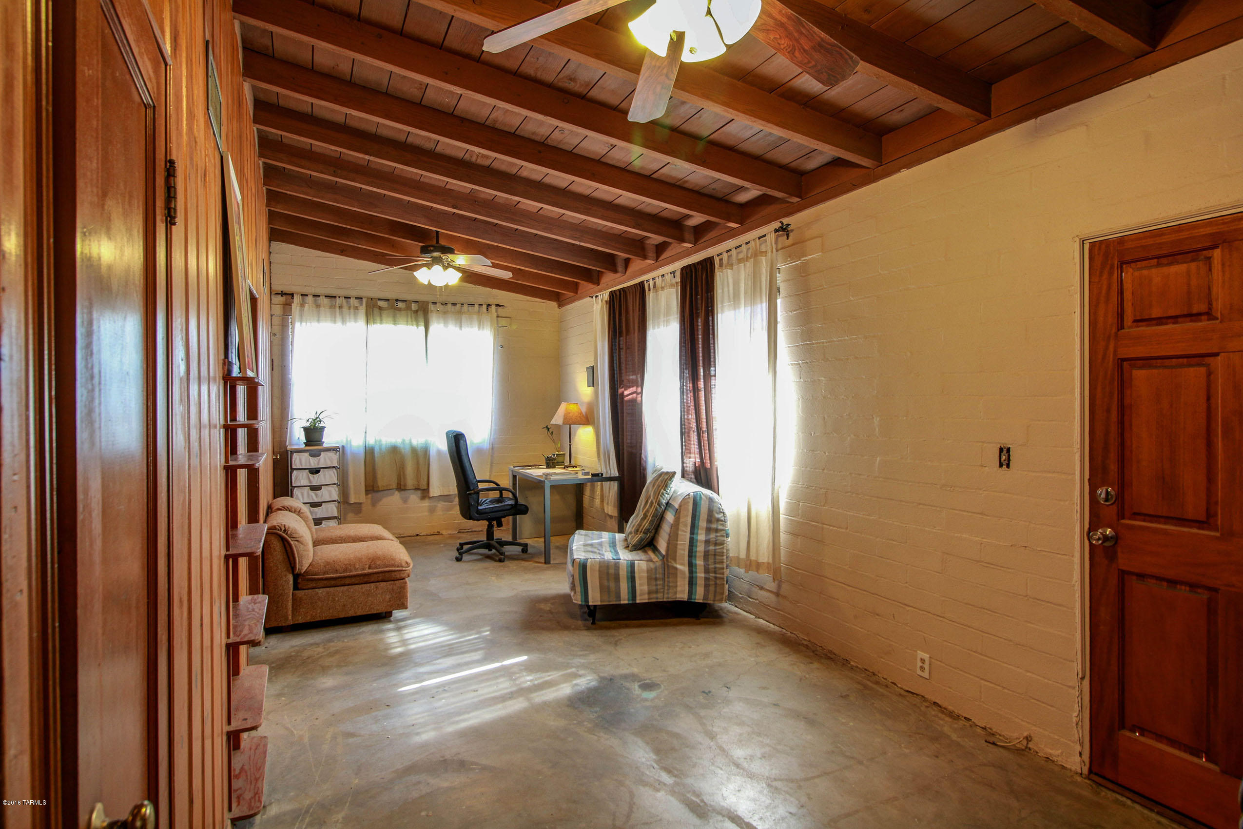 Catalina Poultry Acres NO 4 - Residential Lease