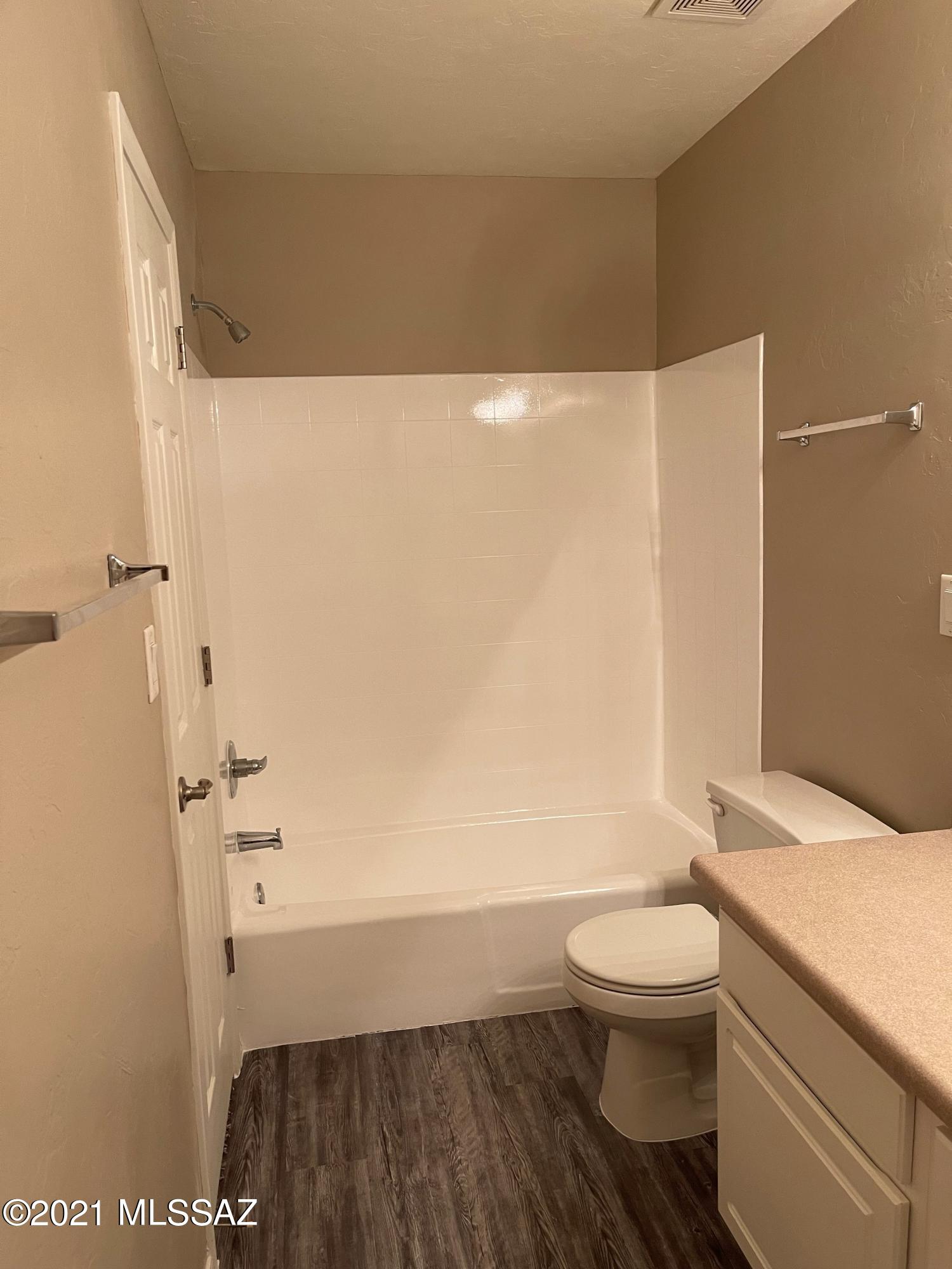 Villa Venice Condos - Residential