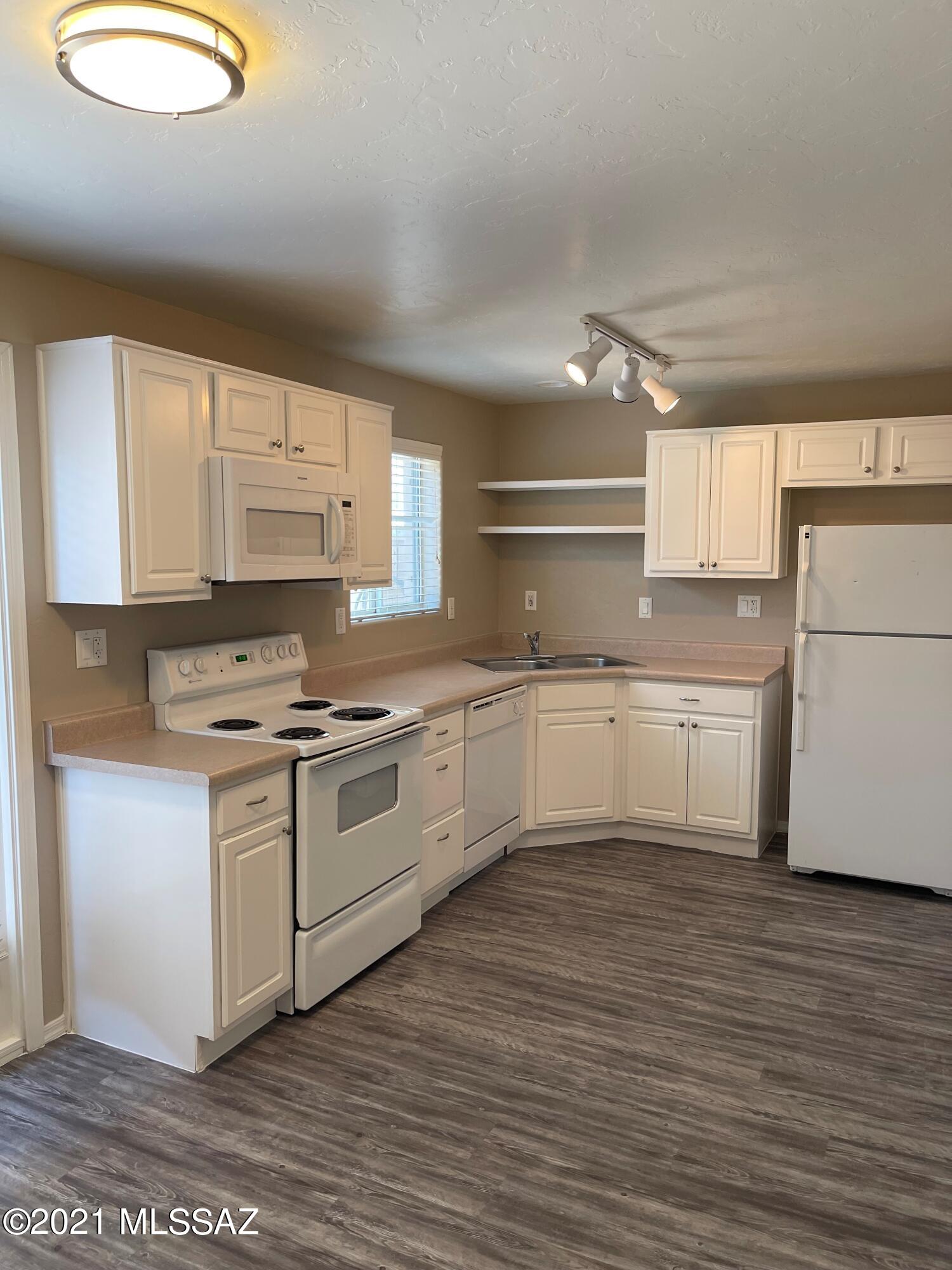 Villa Venice Condos - Residential