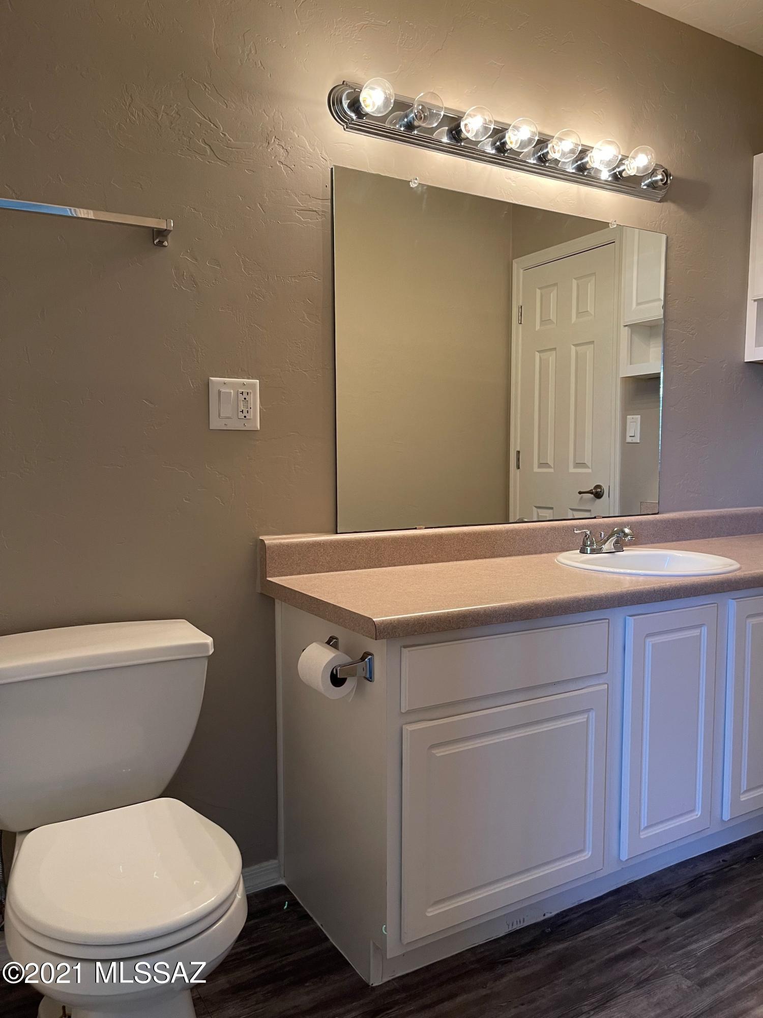 Villa Venice Condos - Residential