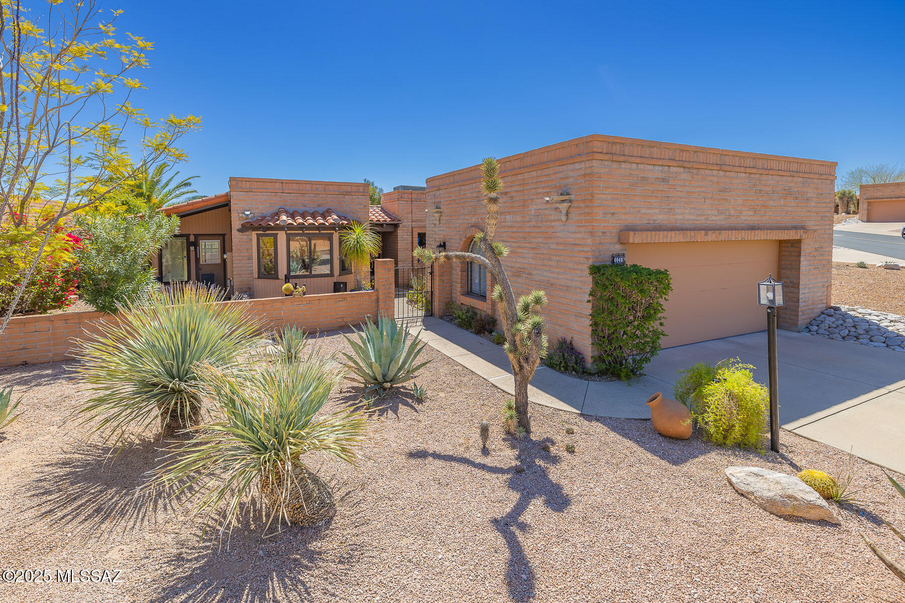 Rare  stand alone 3 bedrooms Loma Linda floorplan PLUS an extra studio/exercise/office space. Updated kitchen w/SS appliances, mid tone wood cabinets, granite ctrs. Updated baths w/large gorgeous walk in showers, executive ctrs and vessel sinks. You will love the Catalina Mtn views from you kitchen & breakfast room and some city from the backyard. Lovely french doors from the living room lead to easy care rear yard w/panoramic views. New HVAC 5yr, HW 4yr. Roof recently recoated by Roofsavers. Just waiting for new part time or fulltime residents. Welcome to Fairfield!