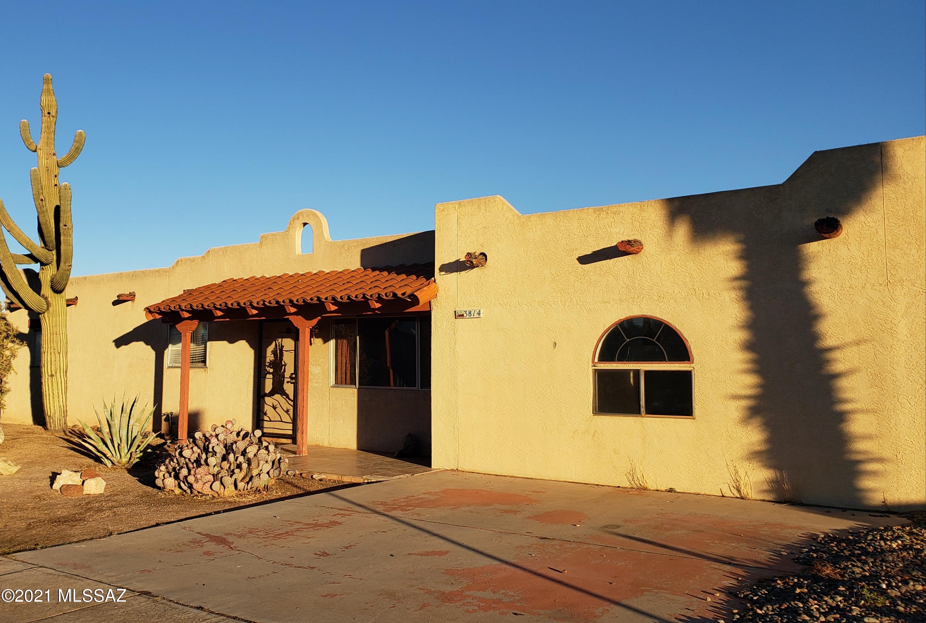 Great opportunity for 3BR2BA home in NW Tucson. Needs considerable amount of work and upgrading.  No HOA.
