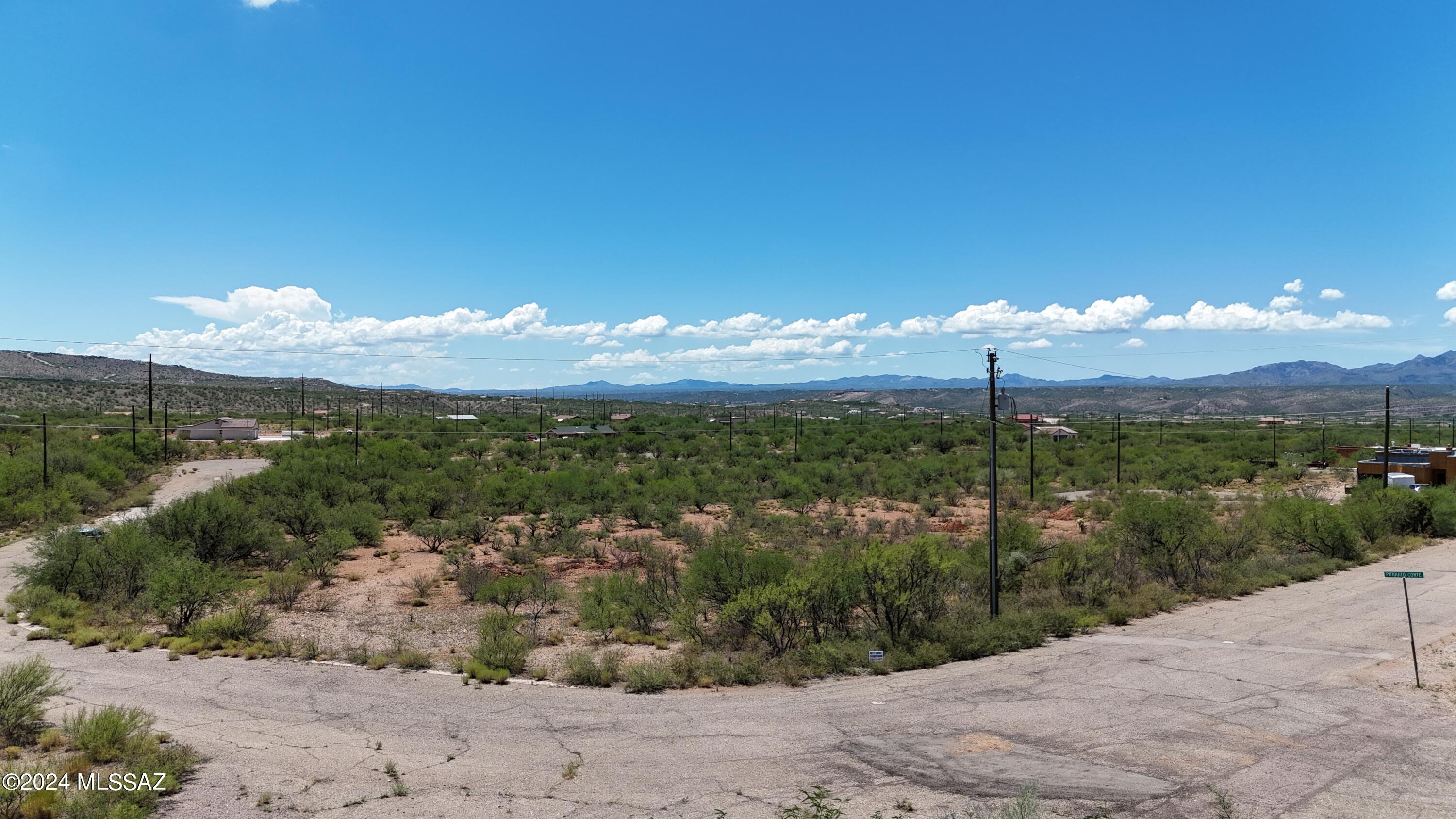Flat easy to build on lot in North East Rio Rico.