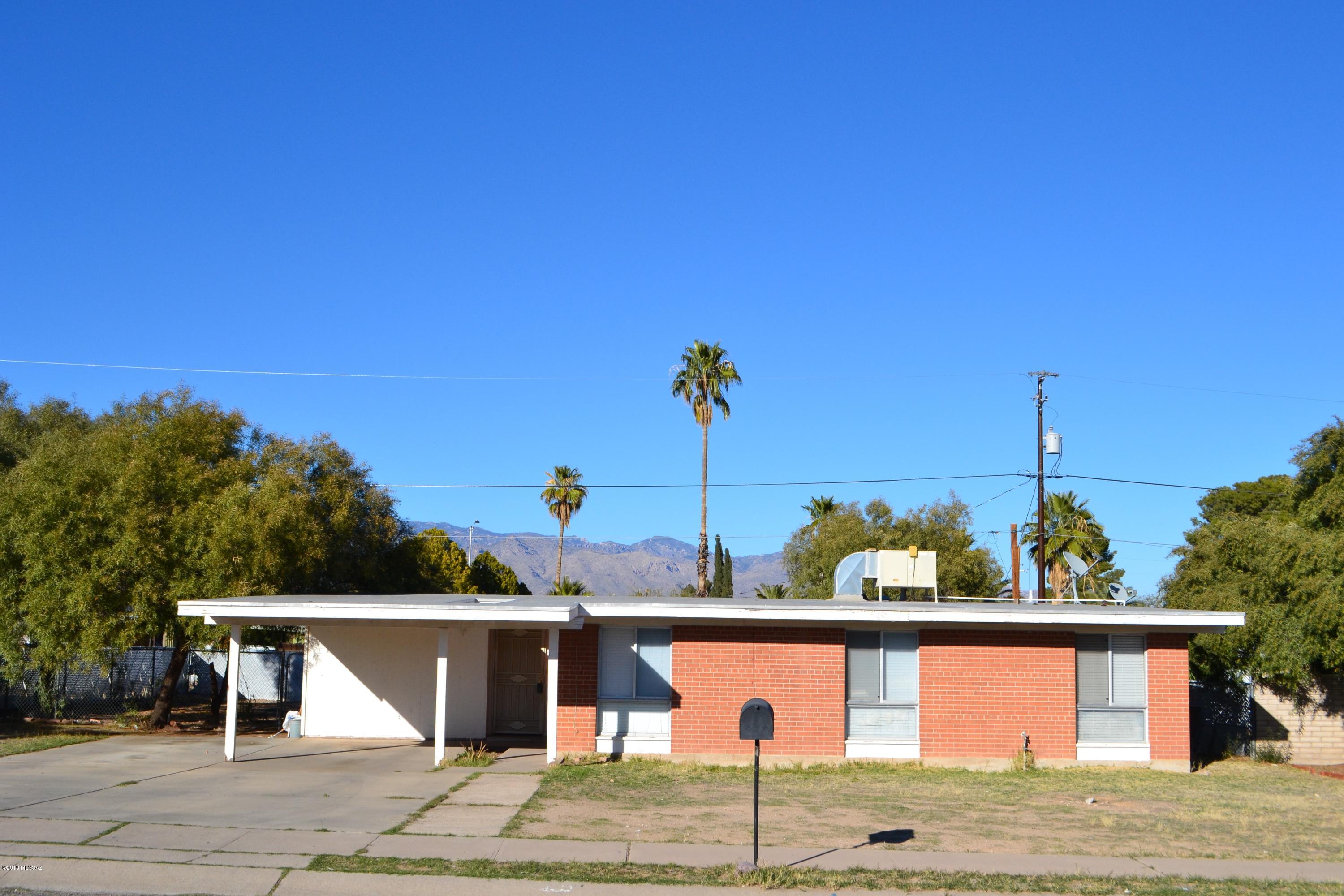 Great wire-cut brick home in established neighborhood with large yard. Perfect first home. Property being sold as is with no repairs to be made.