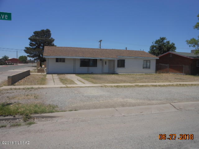 LARGE 3 BR HOME WITH POTENTIAL 4TH BEDROOM CURRENTLY USED AS AN OFFICE. HOME WAS RECENTLY UPDATED & HAS NEW ROOF, NEW HEAT PUMP, NEW CARPET , NEW APPLIANCES AND NEW PAINT. DETACHED 2 CAR GARAGE ALSO HAD NEW ROOF INSTALLED.LARGE BACKYARD WITH BRICK FENCE. LOCATED CLOSE TO ELEMENTARY AND HIGH SCHOOL. HOSPITAL NEARBY AND CLOSE TO SHOPPING. KITCHEN HAS ALSO BEEN UPDATED.