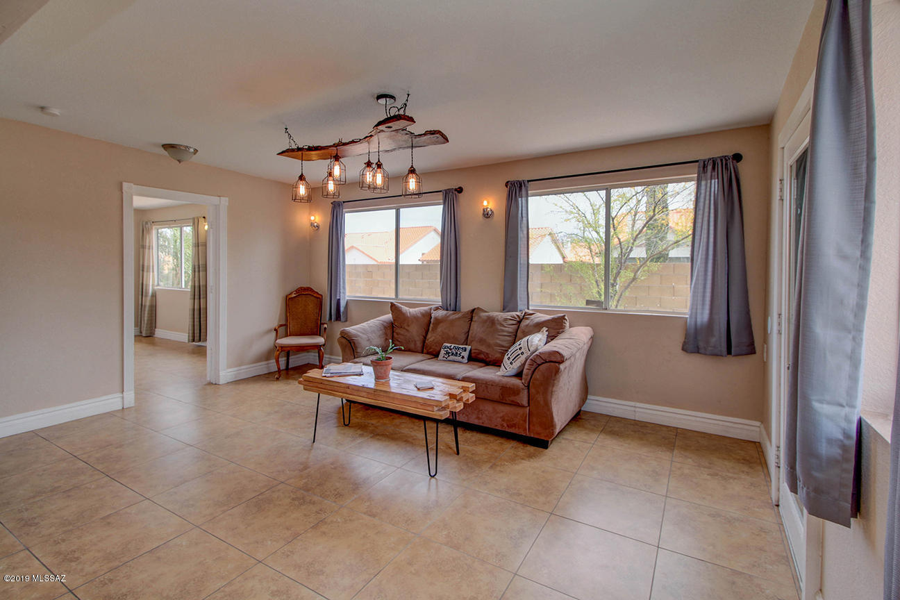 Elliott Homes At Rita Ranch (1-521) - Residential