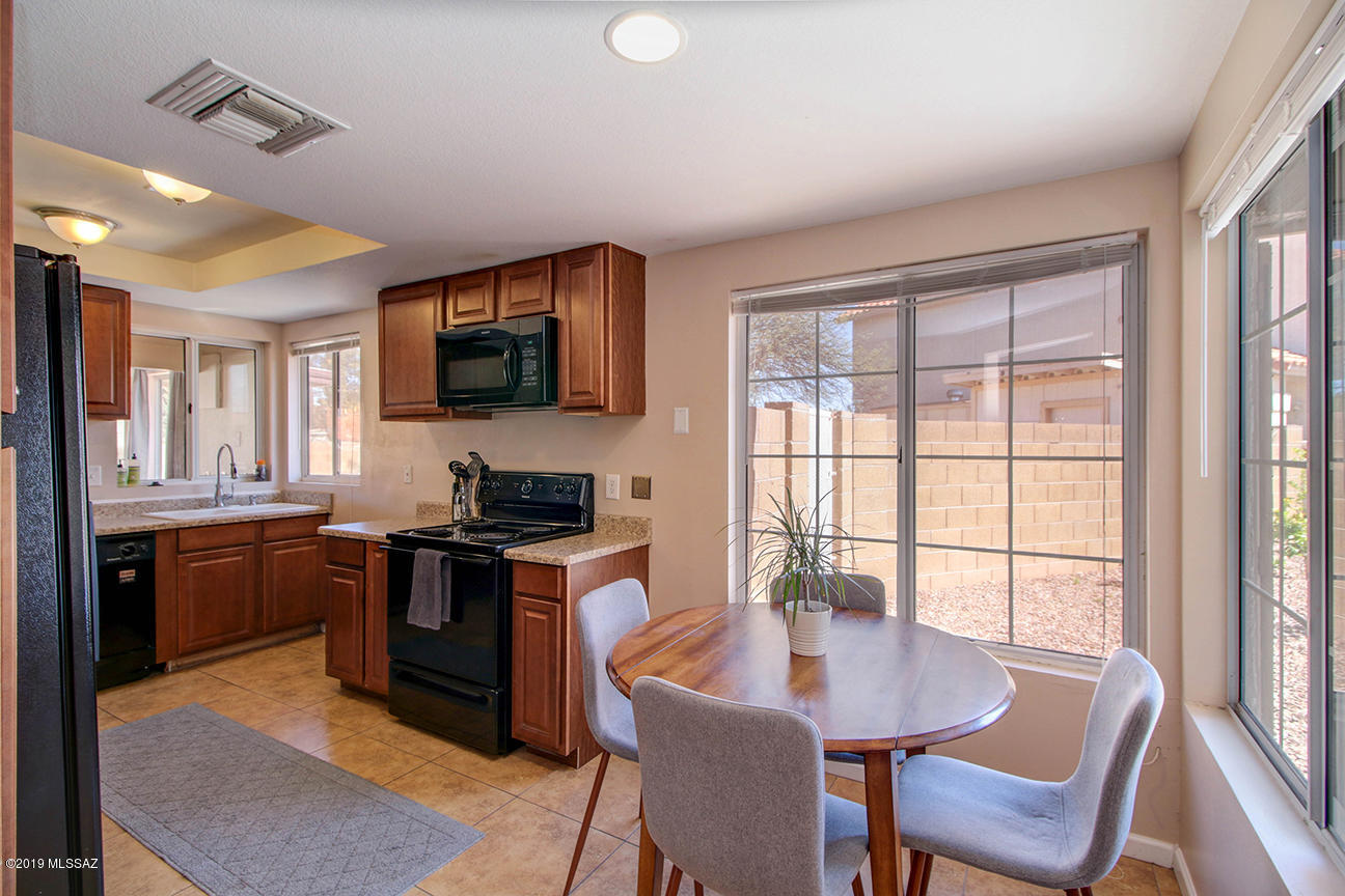 Elliott Homes At Rita Ranch (1-521) - Residential