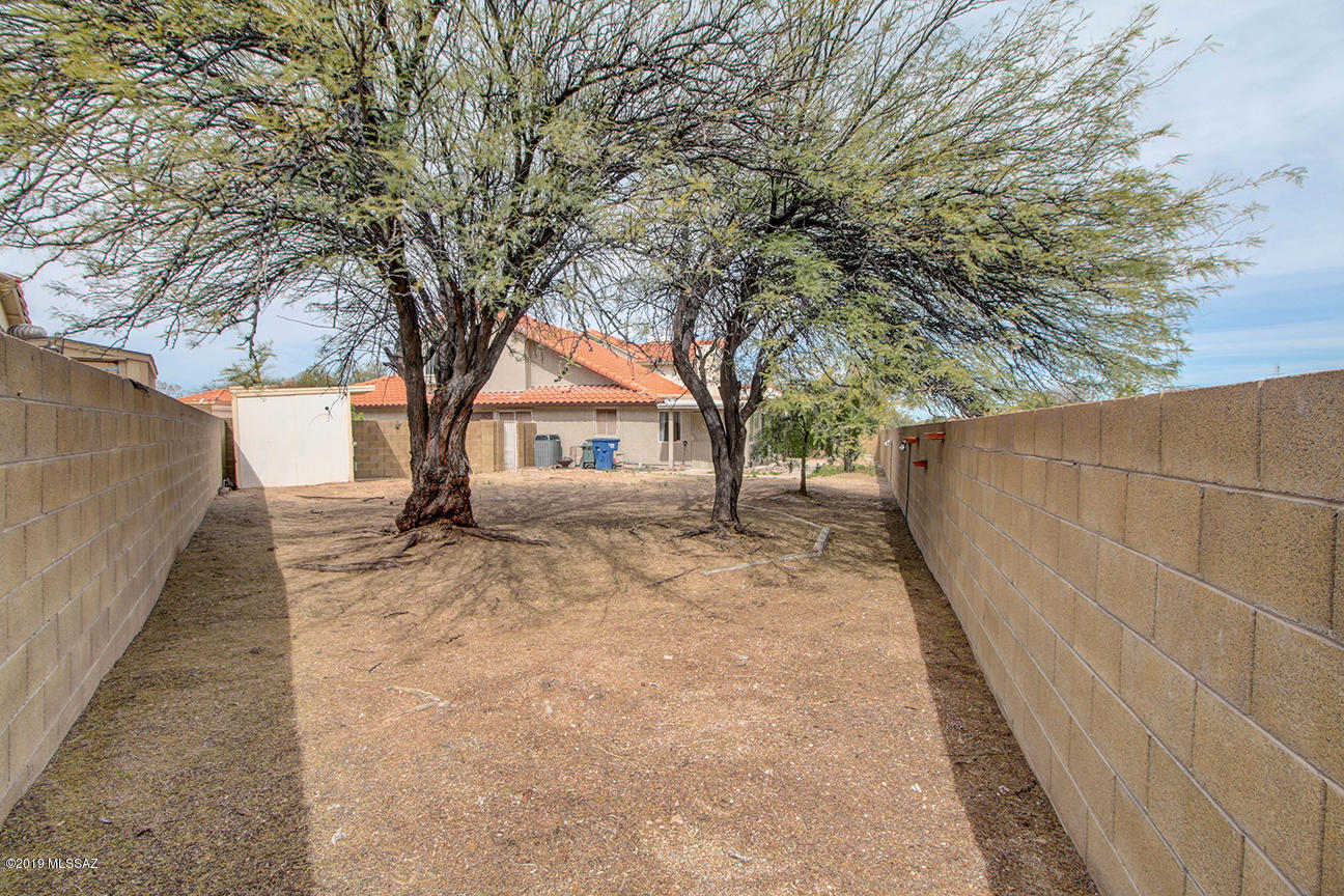 Elliott Homes At Rita Ranch (1-521) - Residential