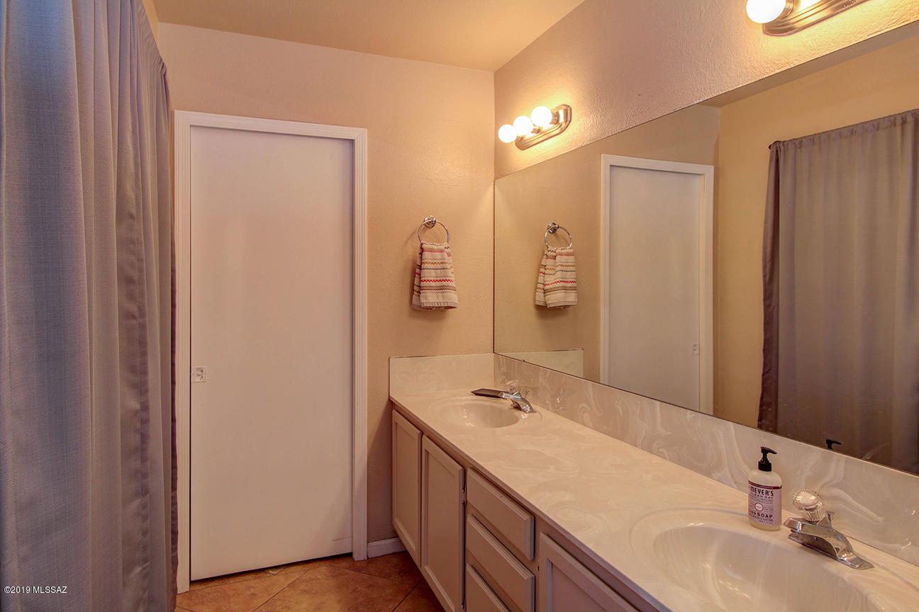 Elliott Homes At Rita Ranch (1-521) - Residential