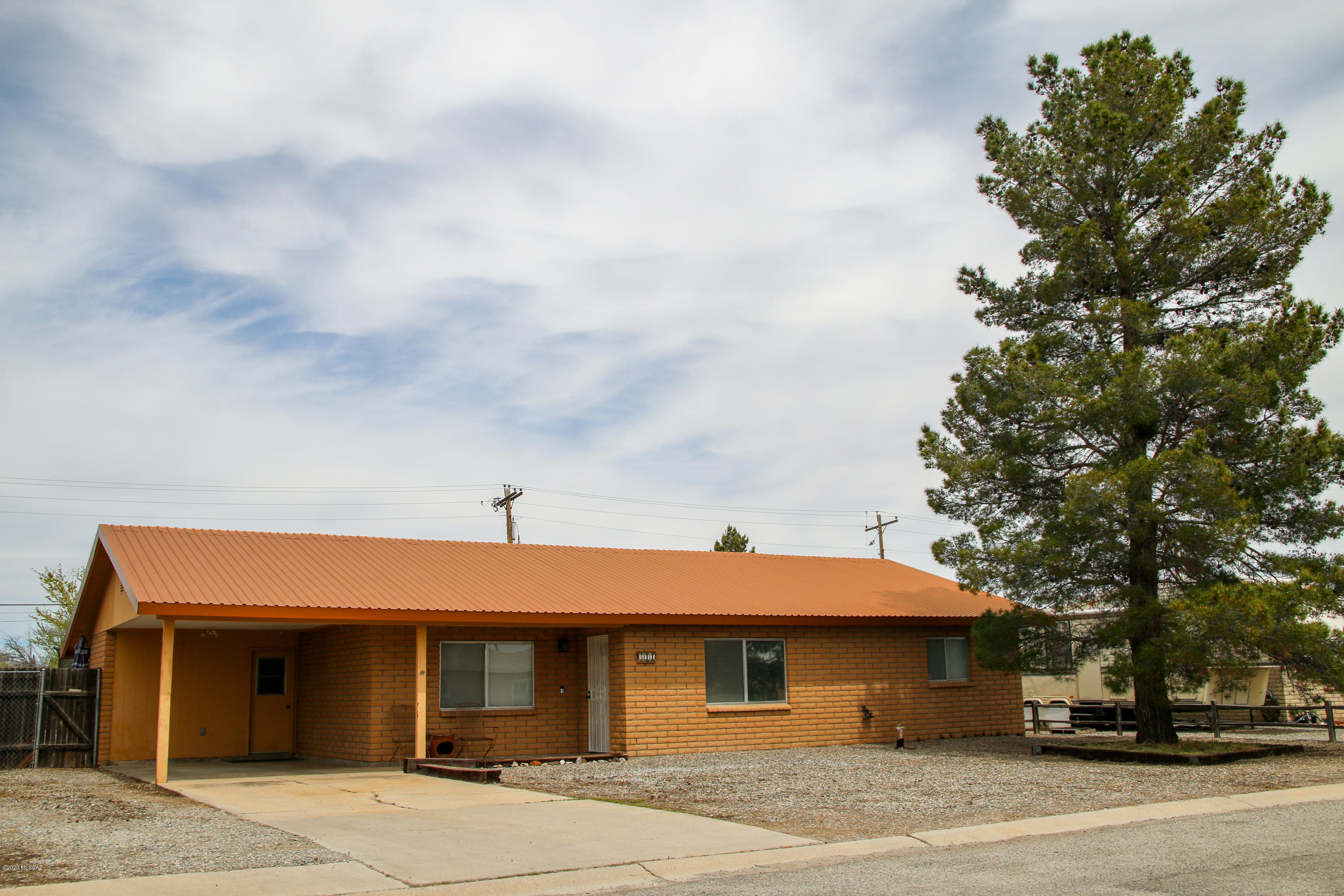 3 bedroom, 2 bath in Casas Lindas in a cul-de-sac. Close to schools and shopping.