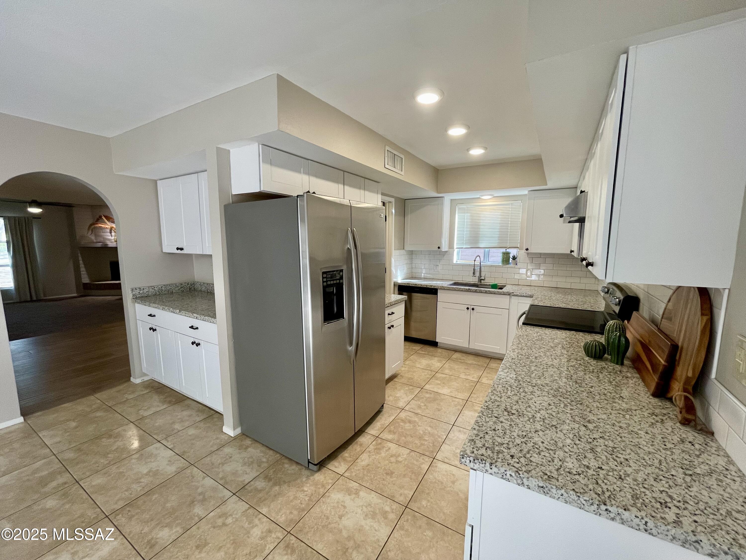Woodland Hills NO. 2 (1-22) - Residential Lease