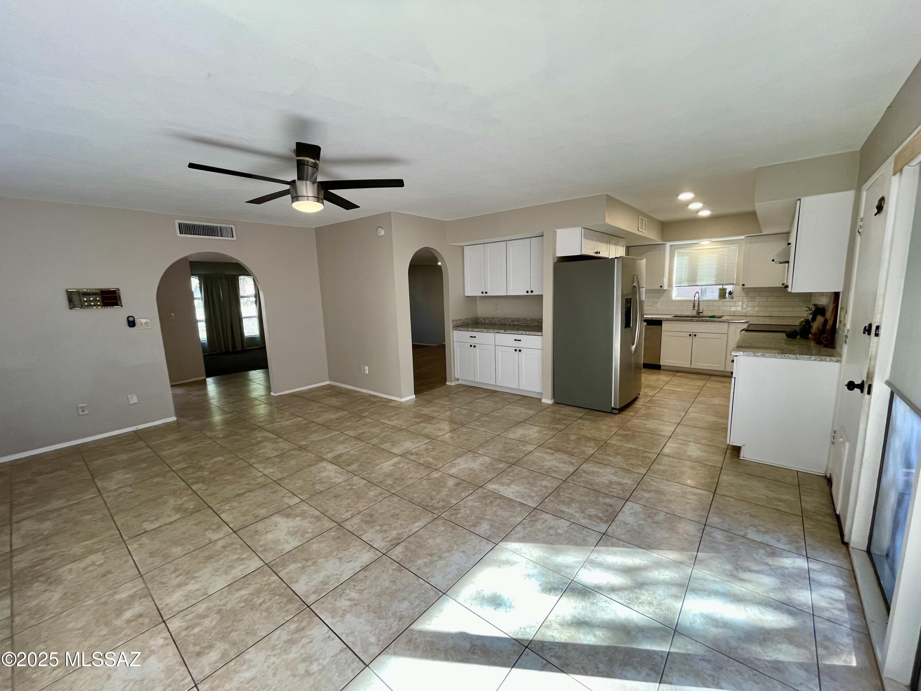 Woodland Hills NO. 2 (1-22) - Residential Lease
