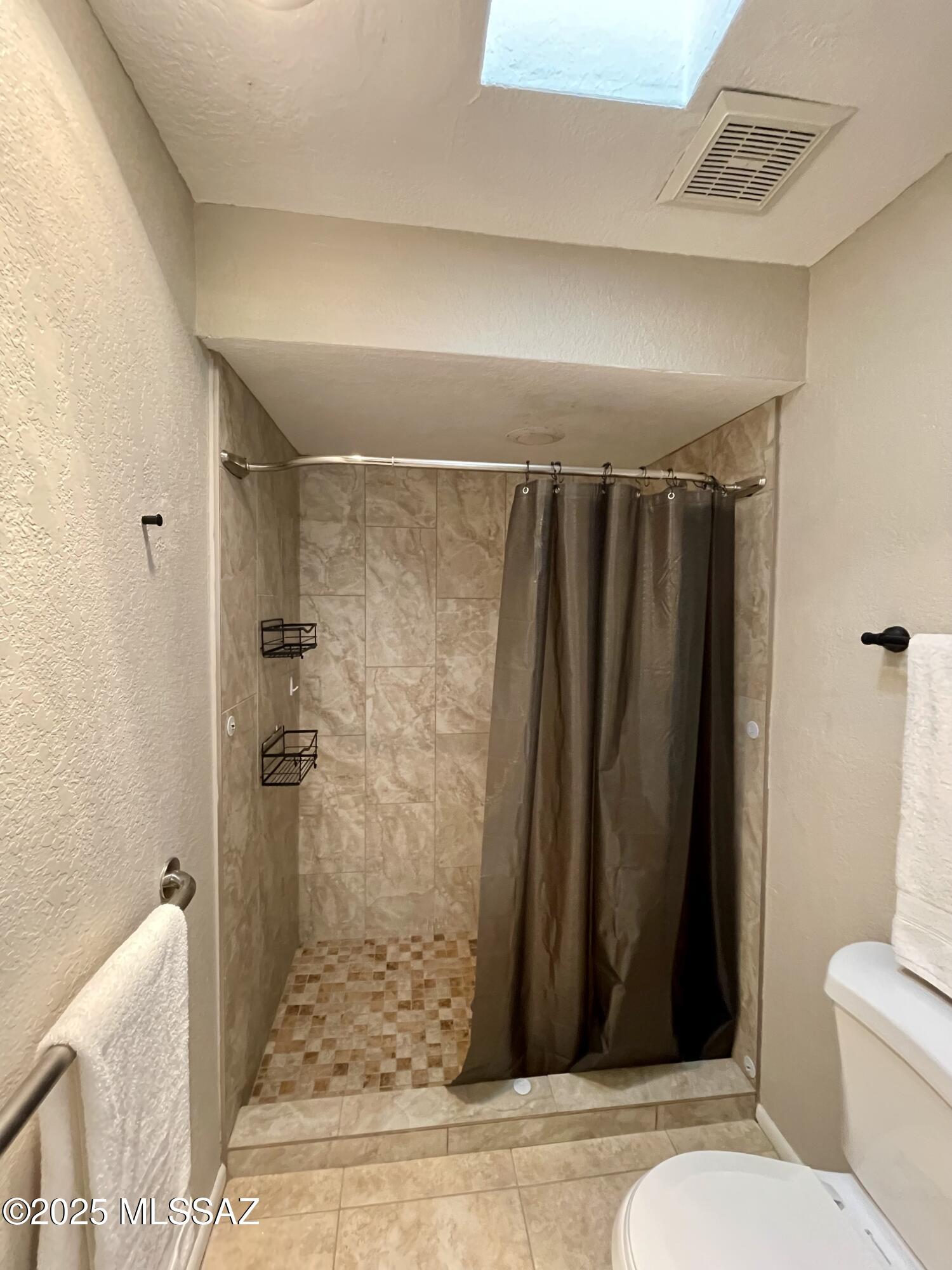 Woodland Hills NO. 2 (1-22) - Residential Lease