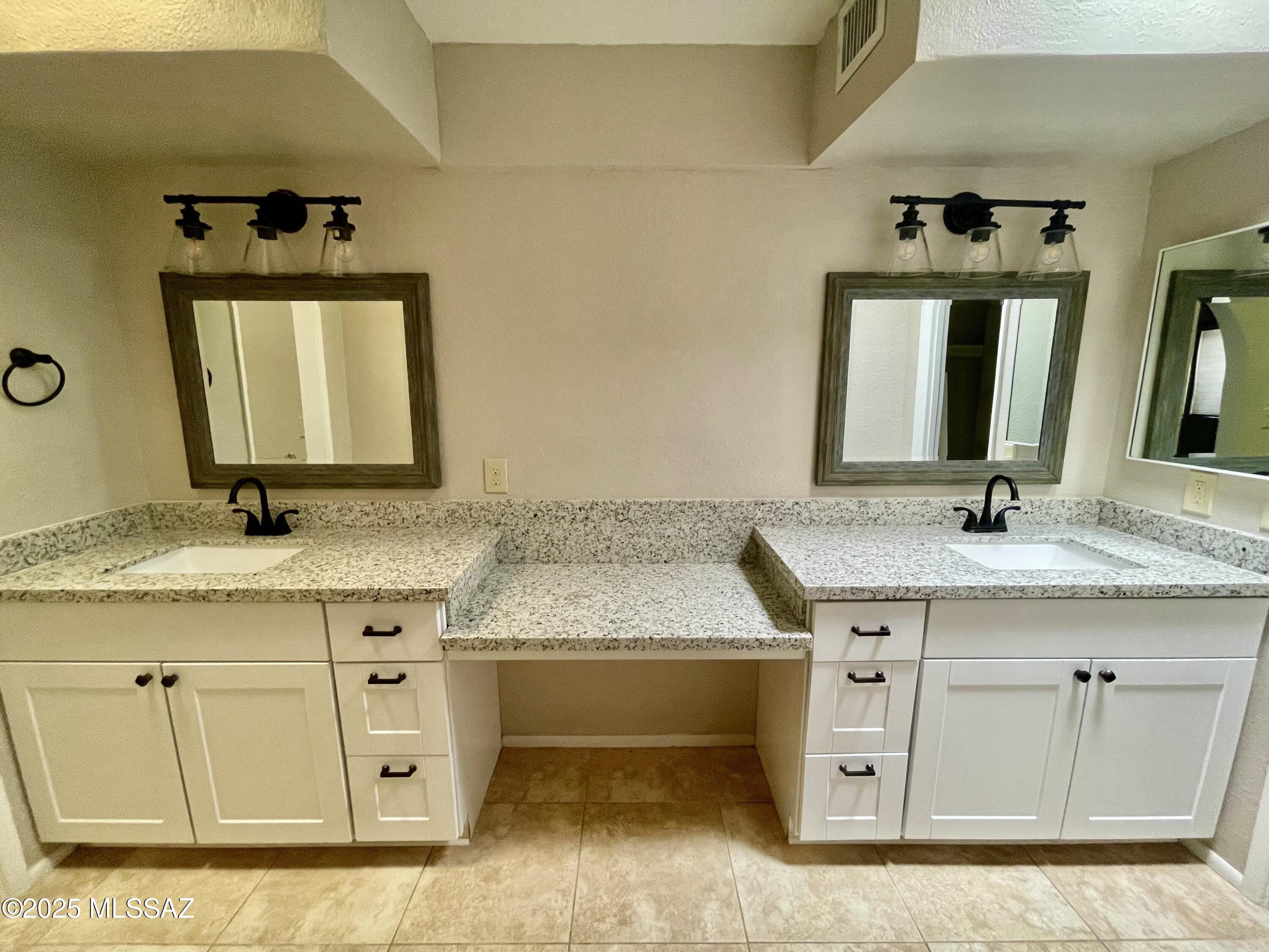 Woodland Hills NO. 2 (1-22) - Residential Lease