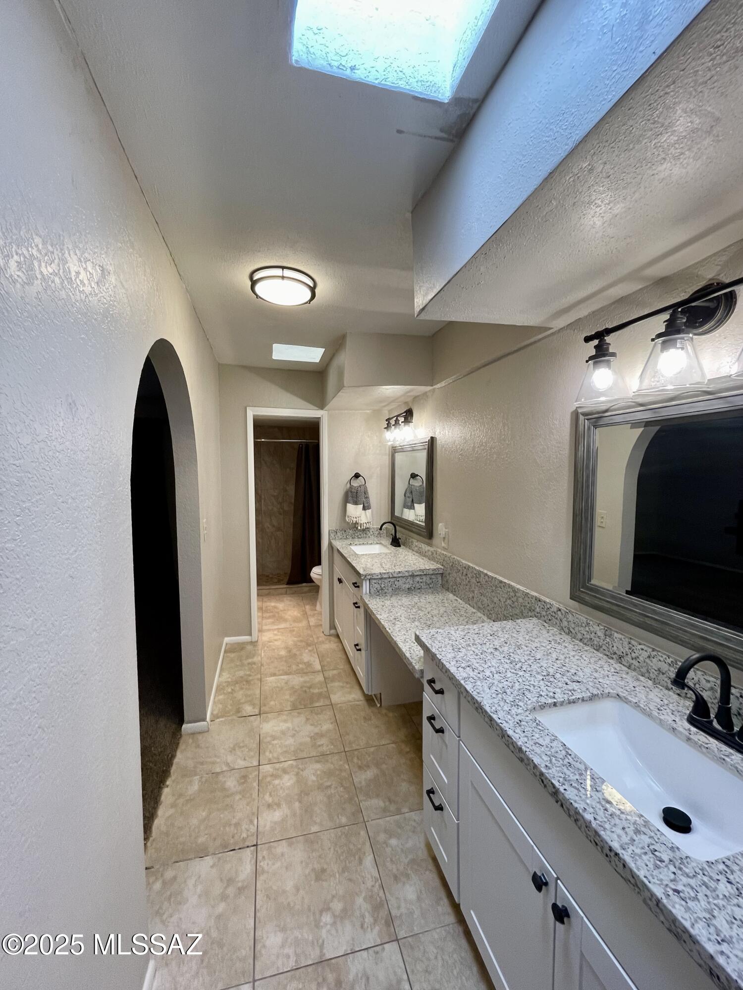 Woodland Hills NO. 2 (1-22) - Residential Lease