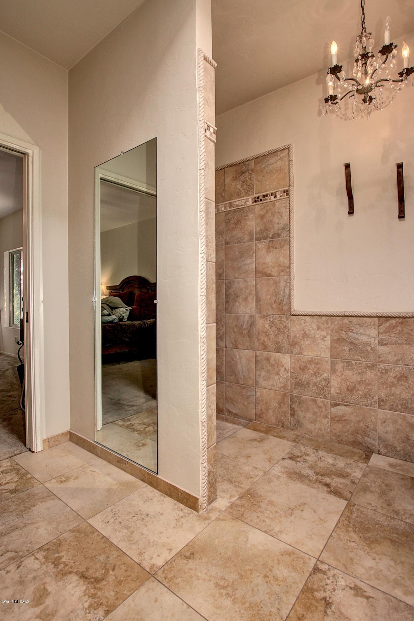 Colonia Verde (13-17) - Residential