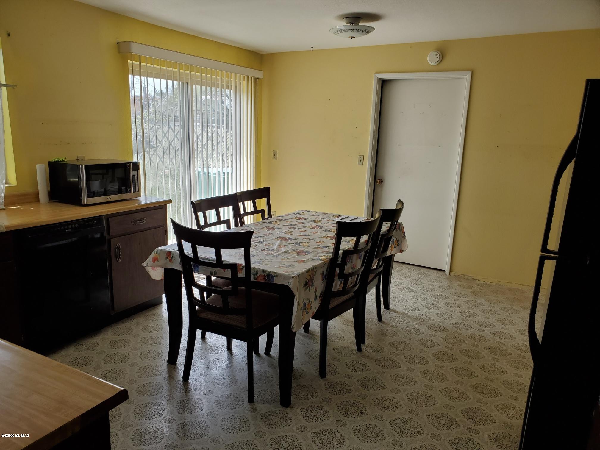 Las Palomas - Residential