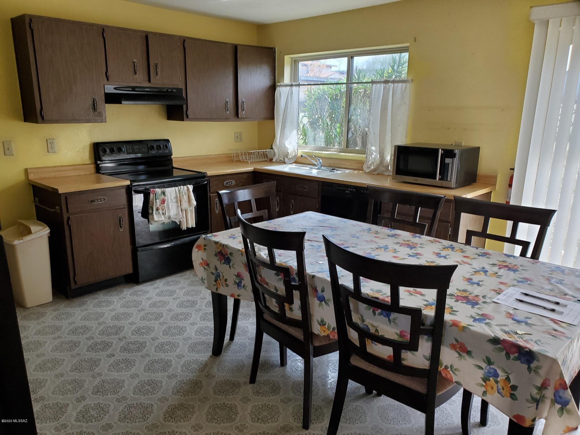 Las Palomas - Residential