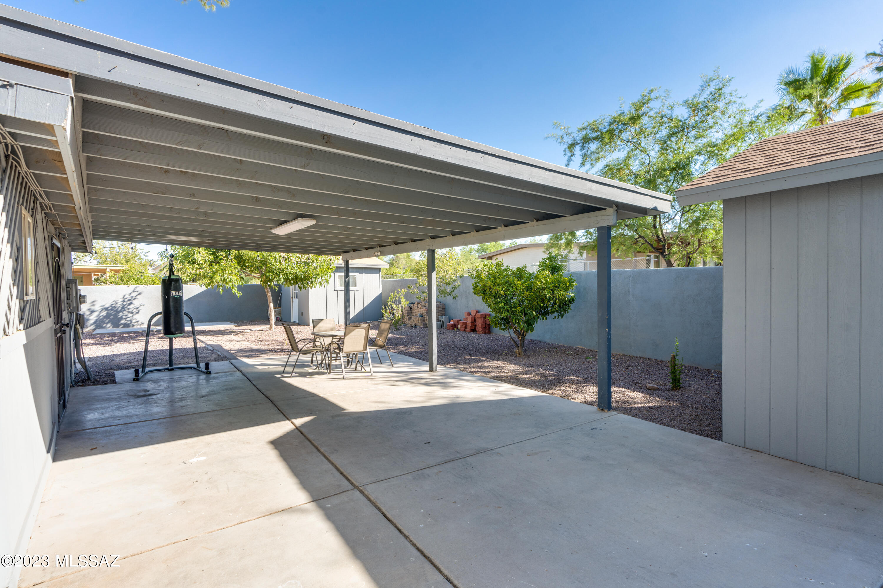 Los Reales Heights (1-102) - Residential