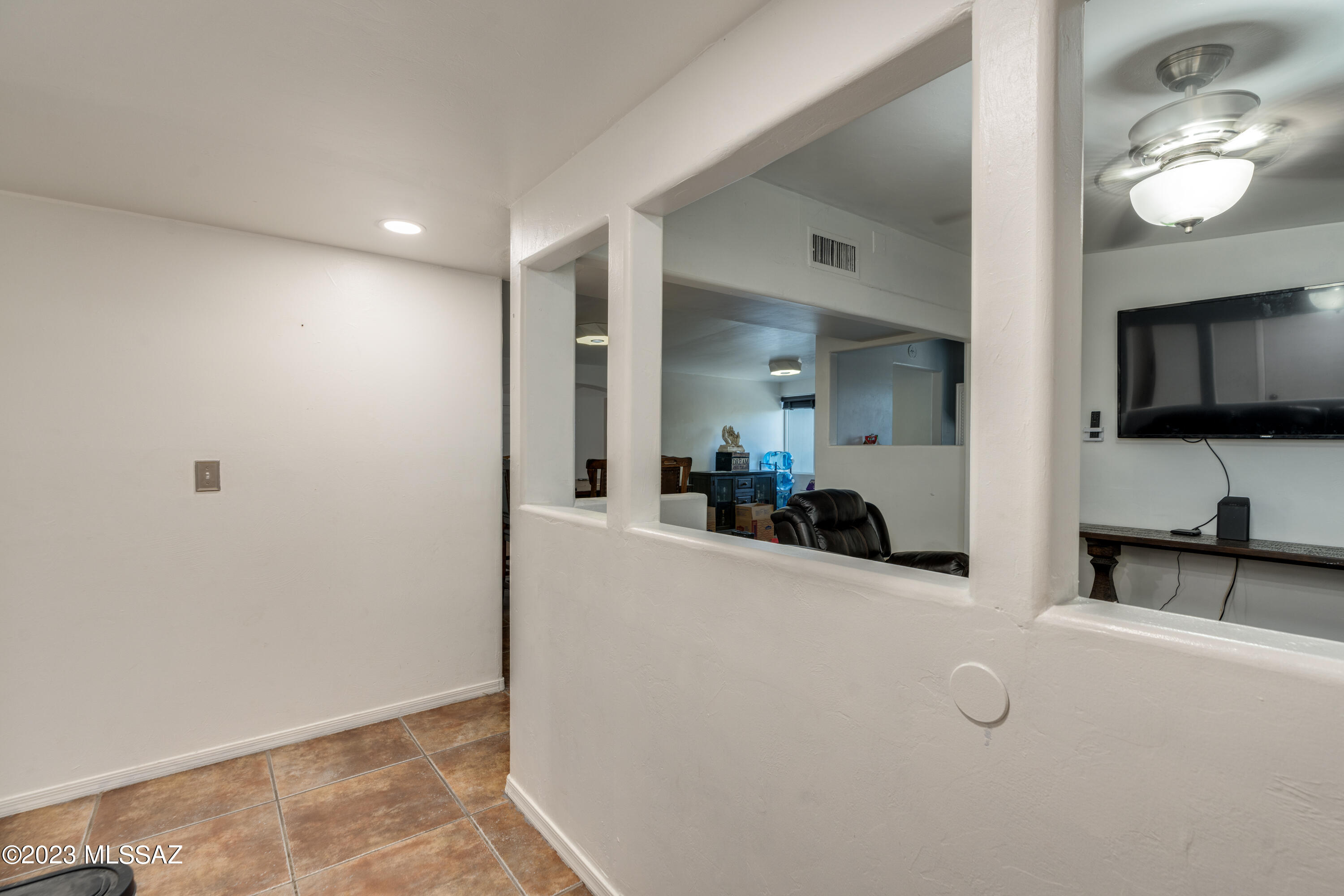 Los Reales Heights (1-102) - Residential