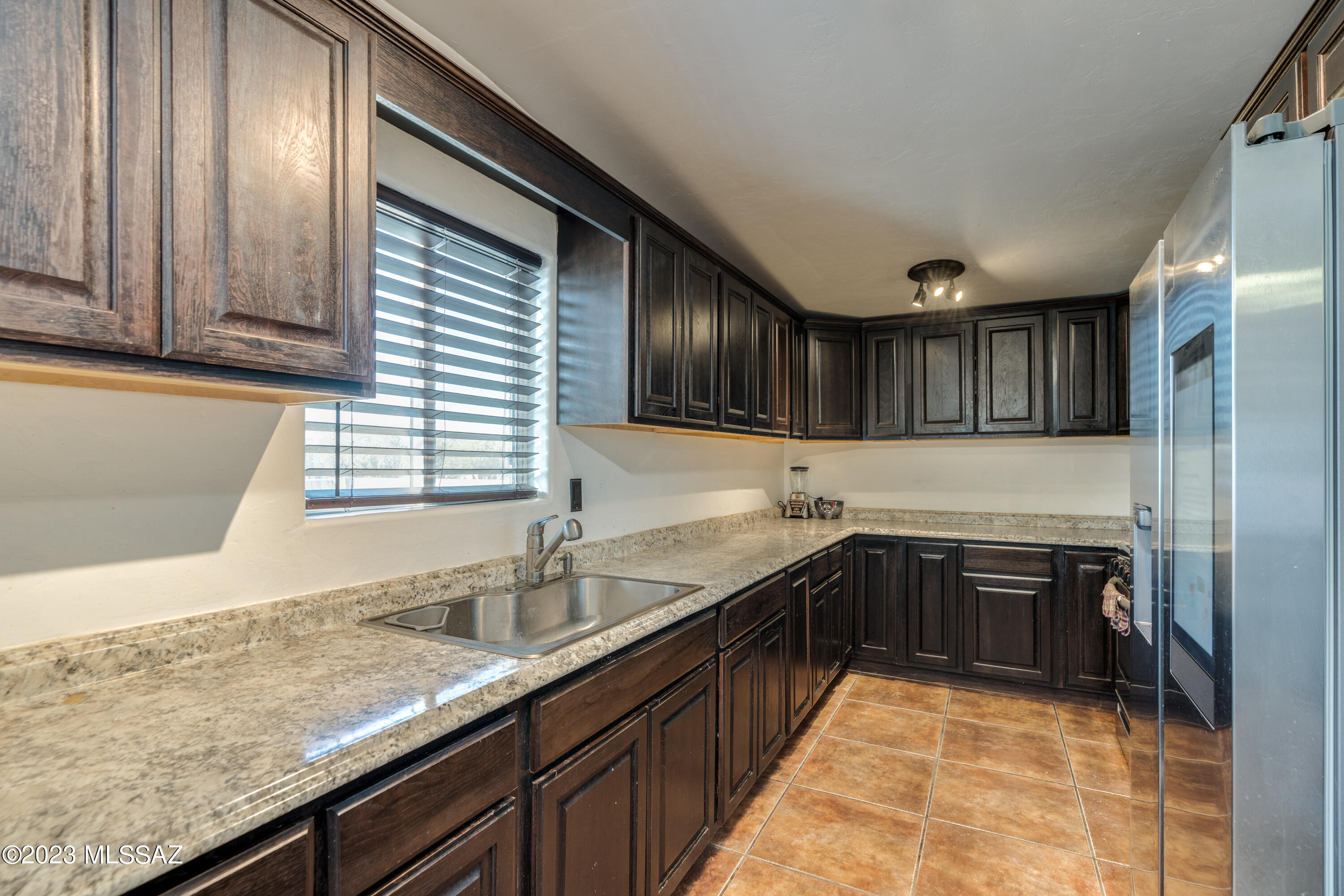 Los Reales Heights (1-102) - Residential